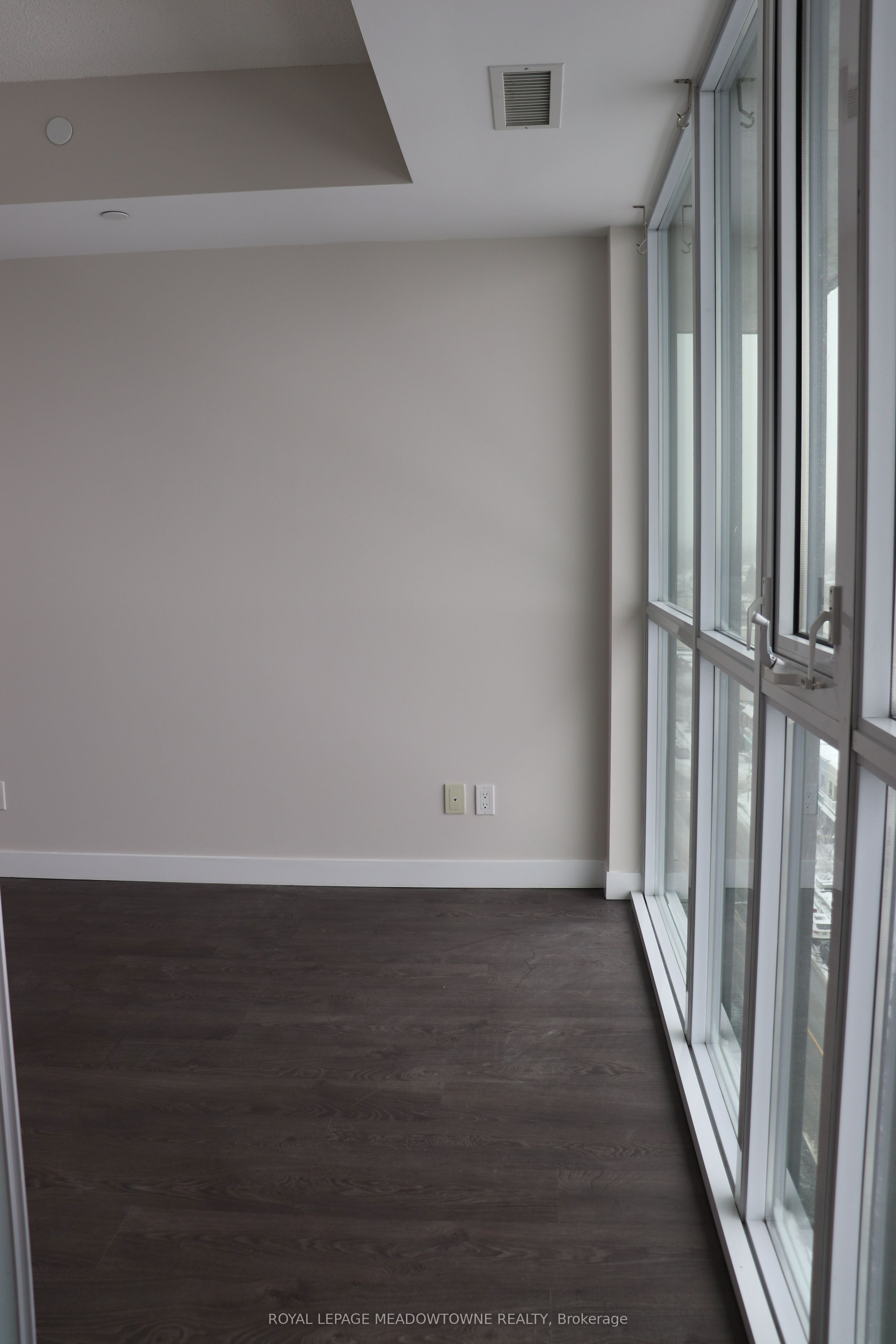 2055 Danforth Avenue 903 Property Photo 5