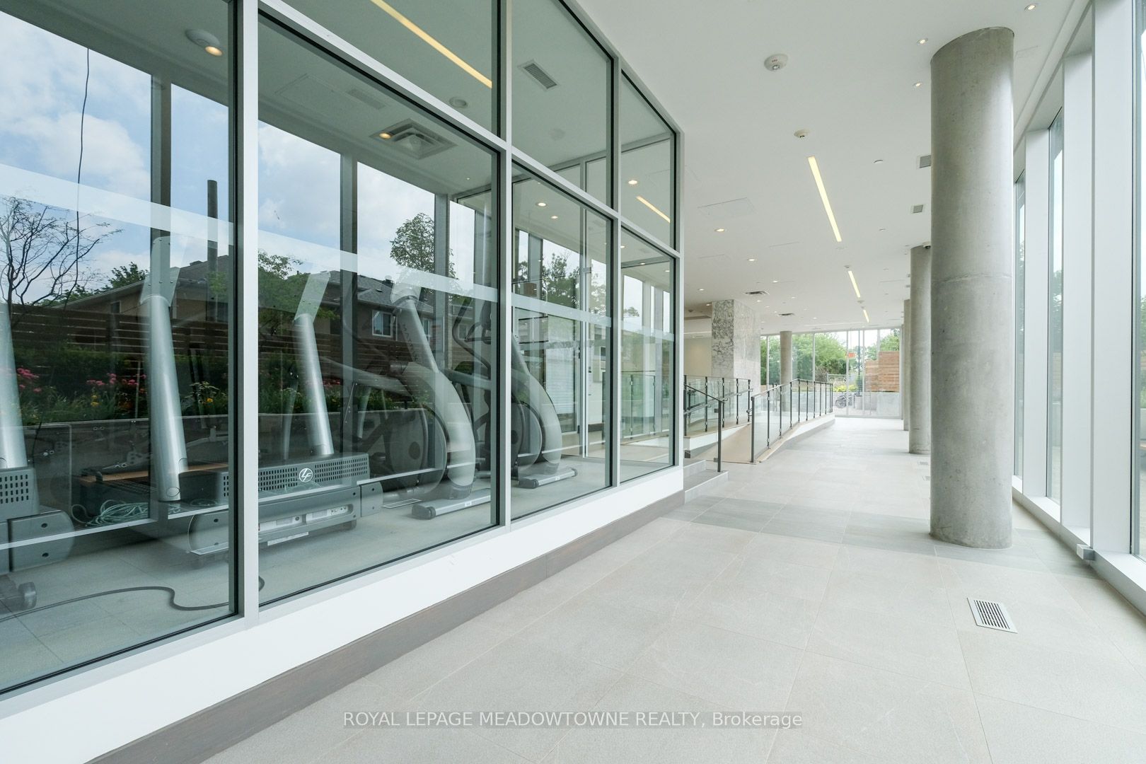 2055 Danforth Avenue 903 Property Photo 8