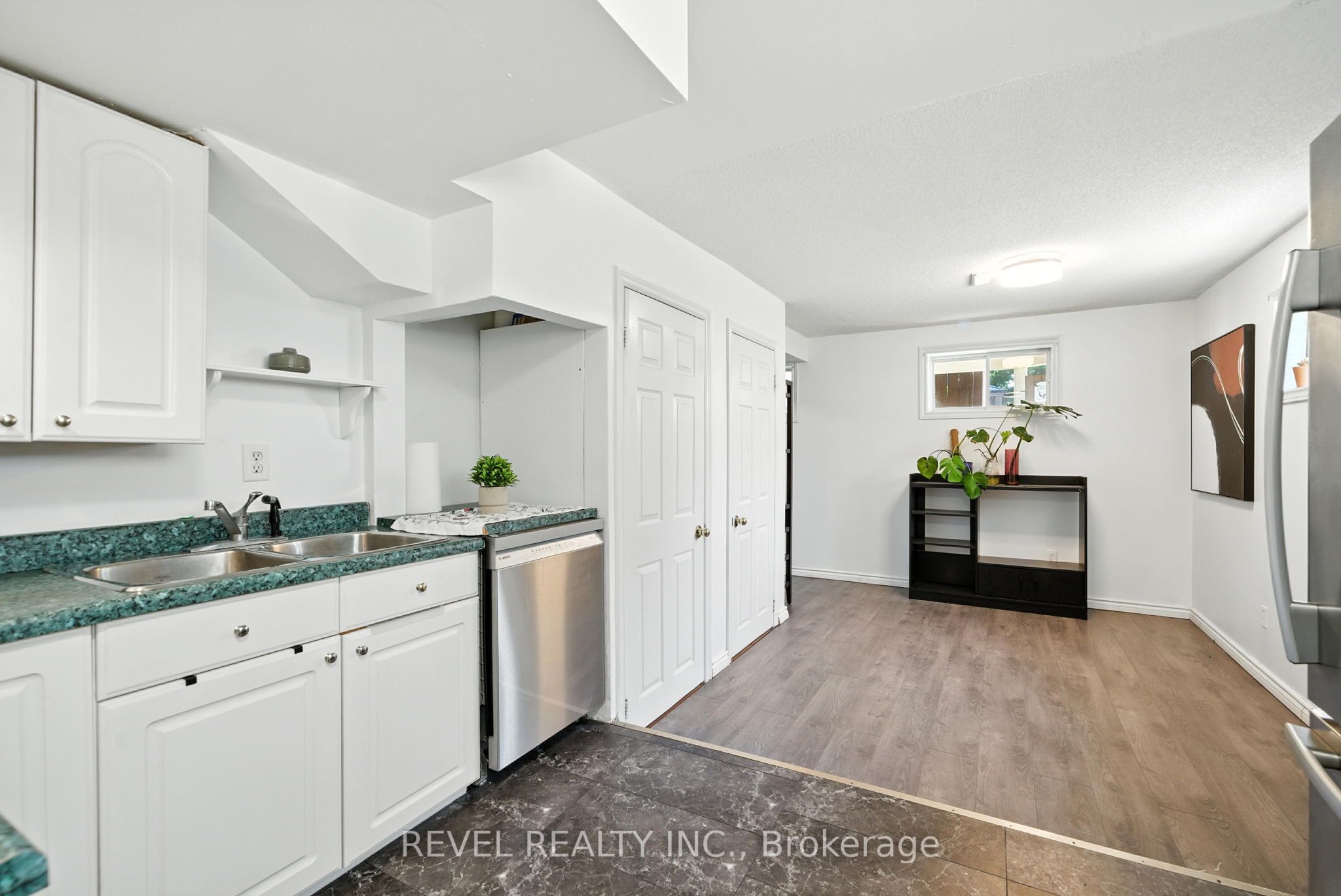 57 Rosehill Boulevard Property Photo 13