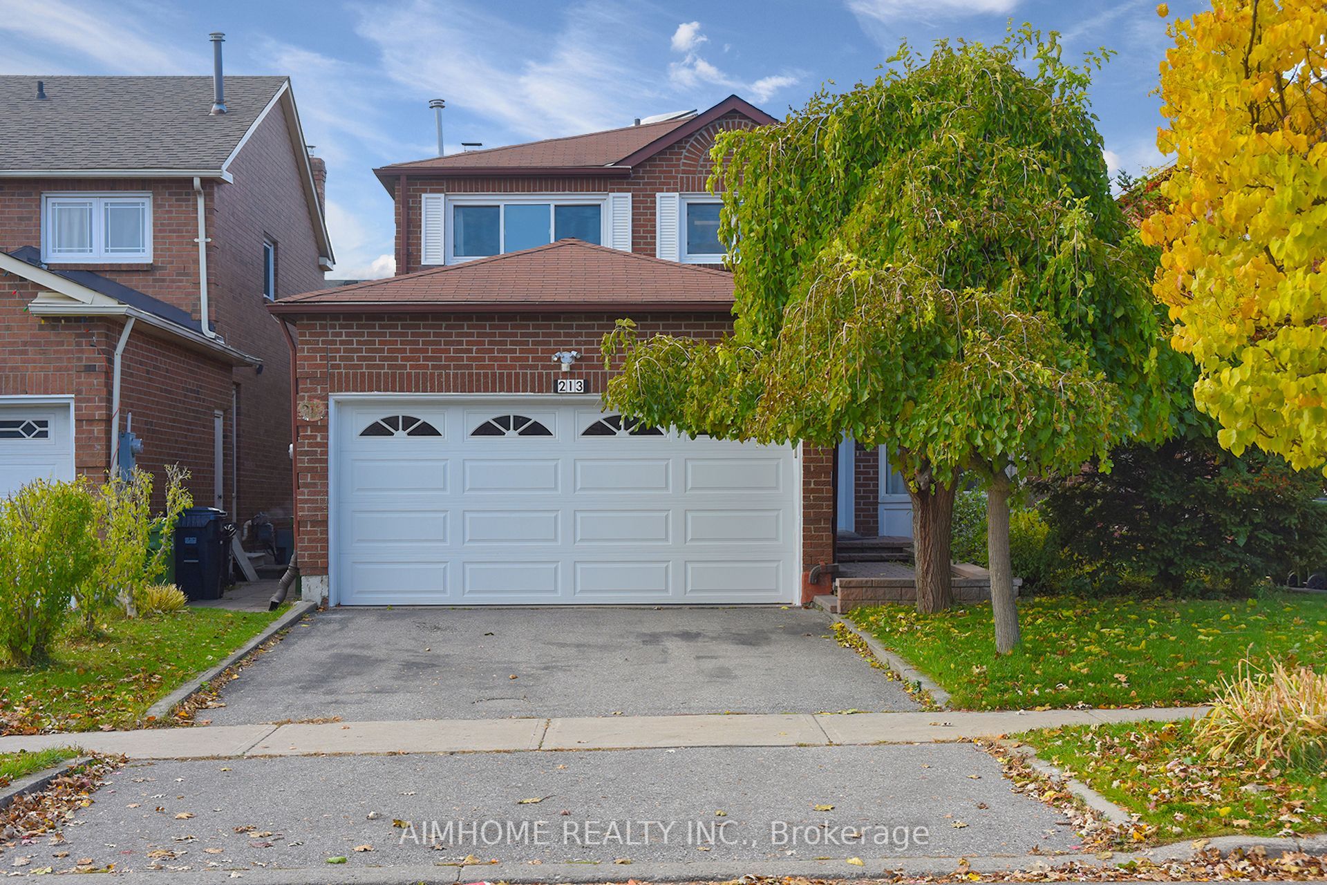 213 Hupfield Trail Property Photo 2