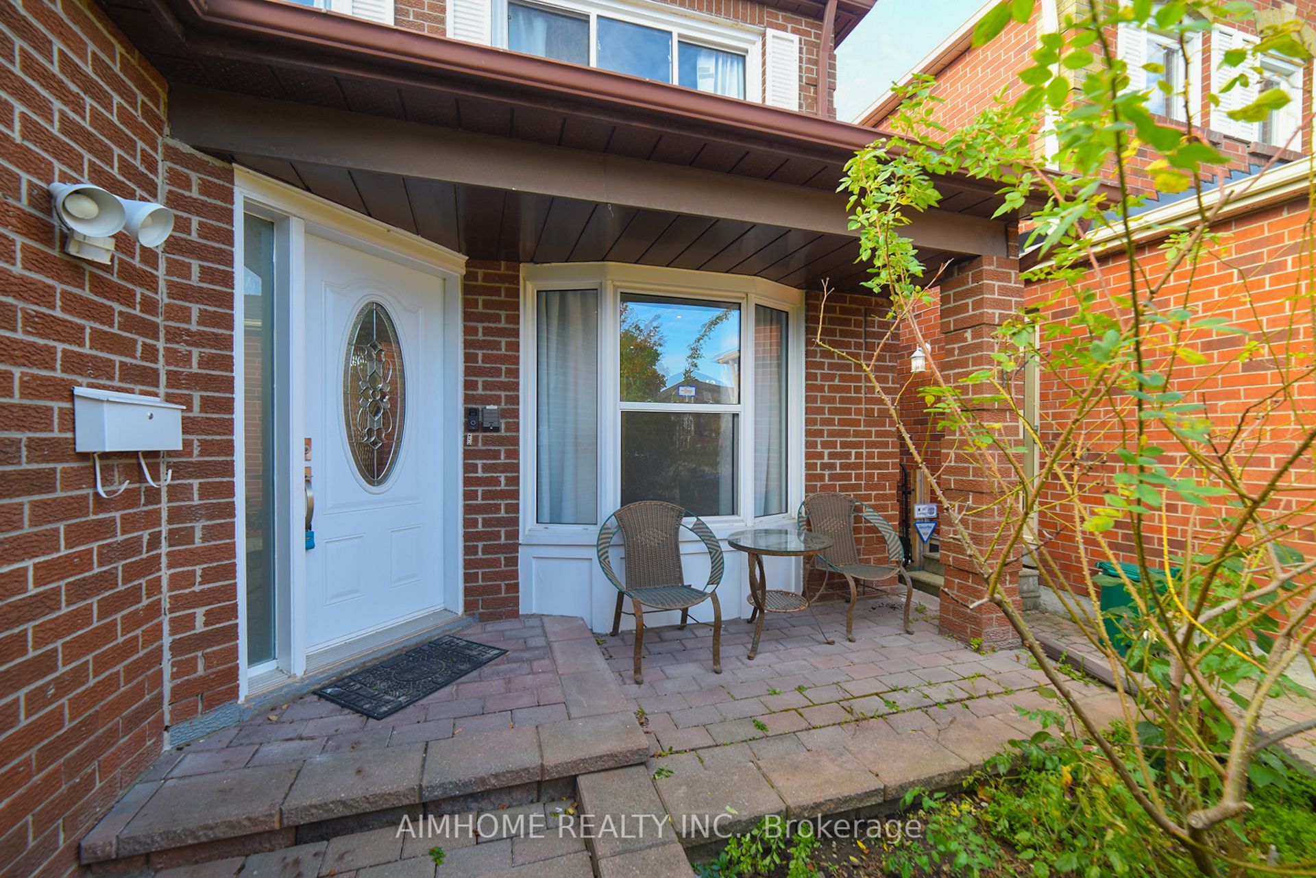 213 Hupfield Trail Property Photo 3