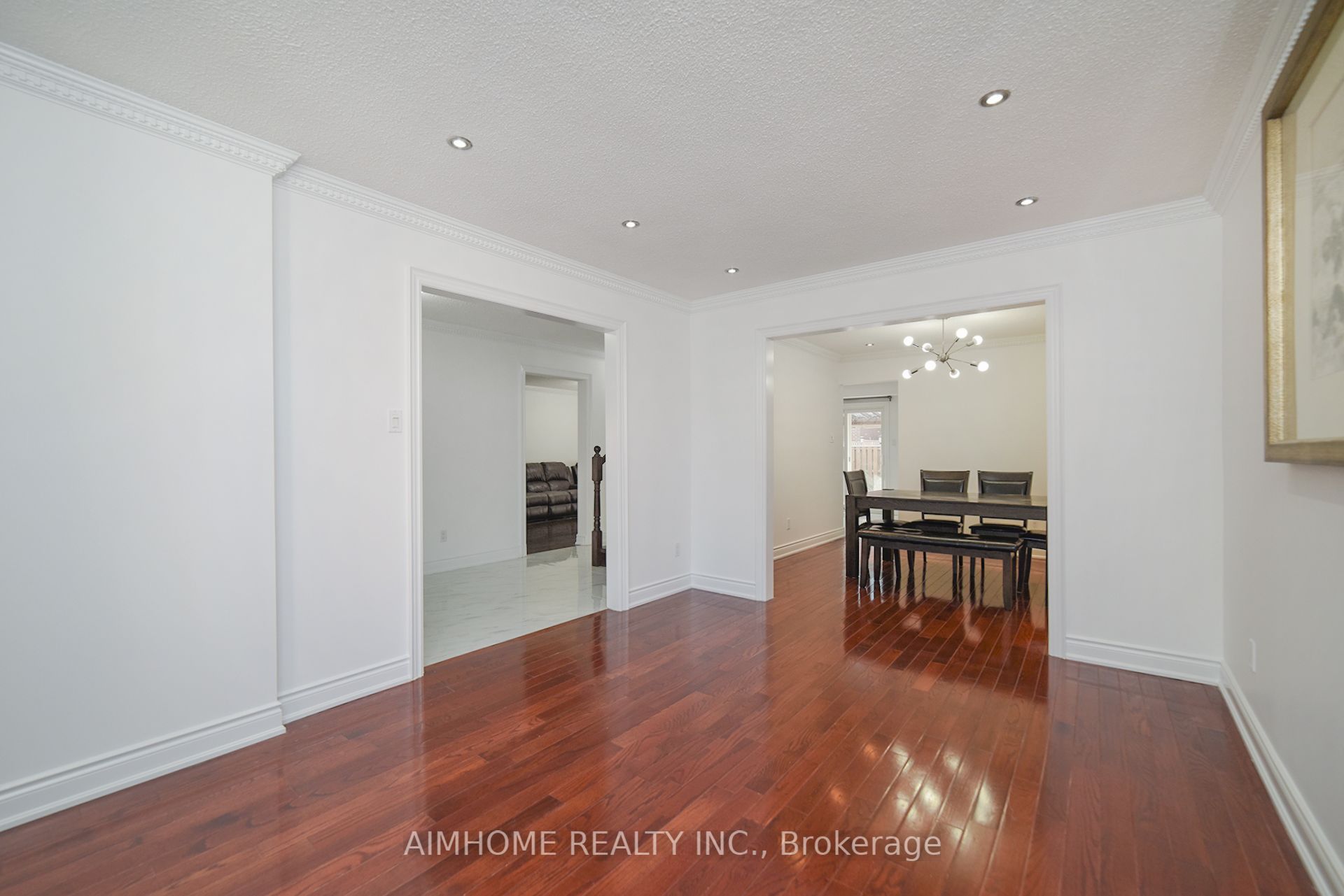 213 Hupfield Trail Property Photo 12