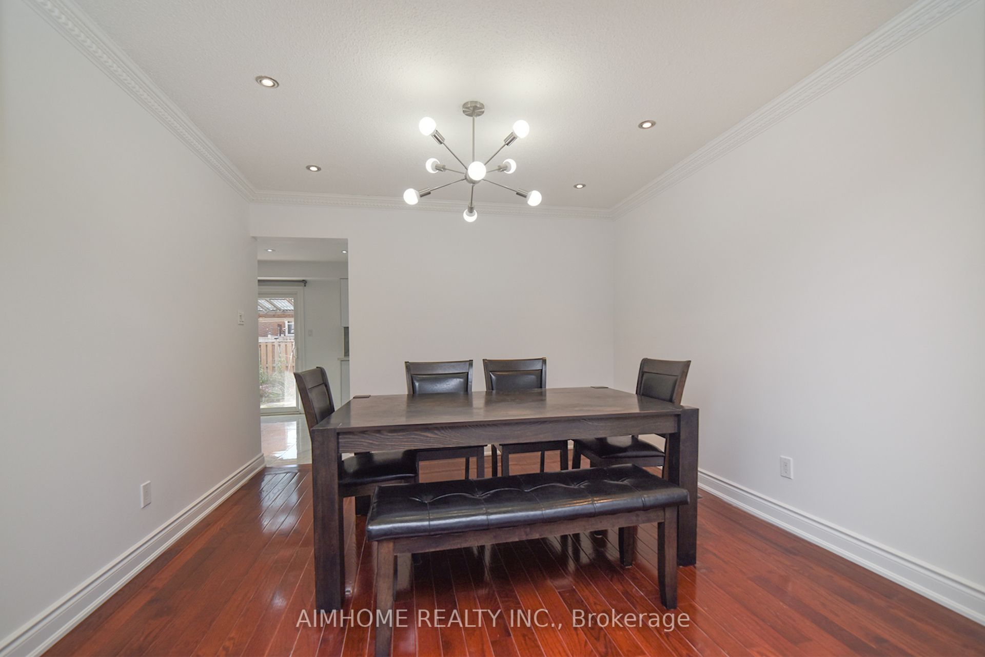 213 Hupfield Trail Property Photo 14