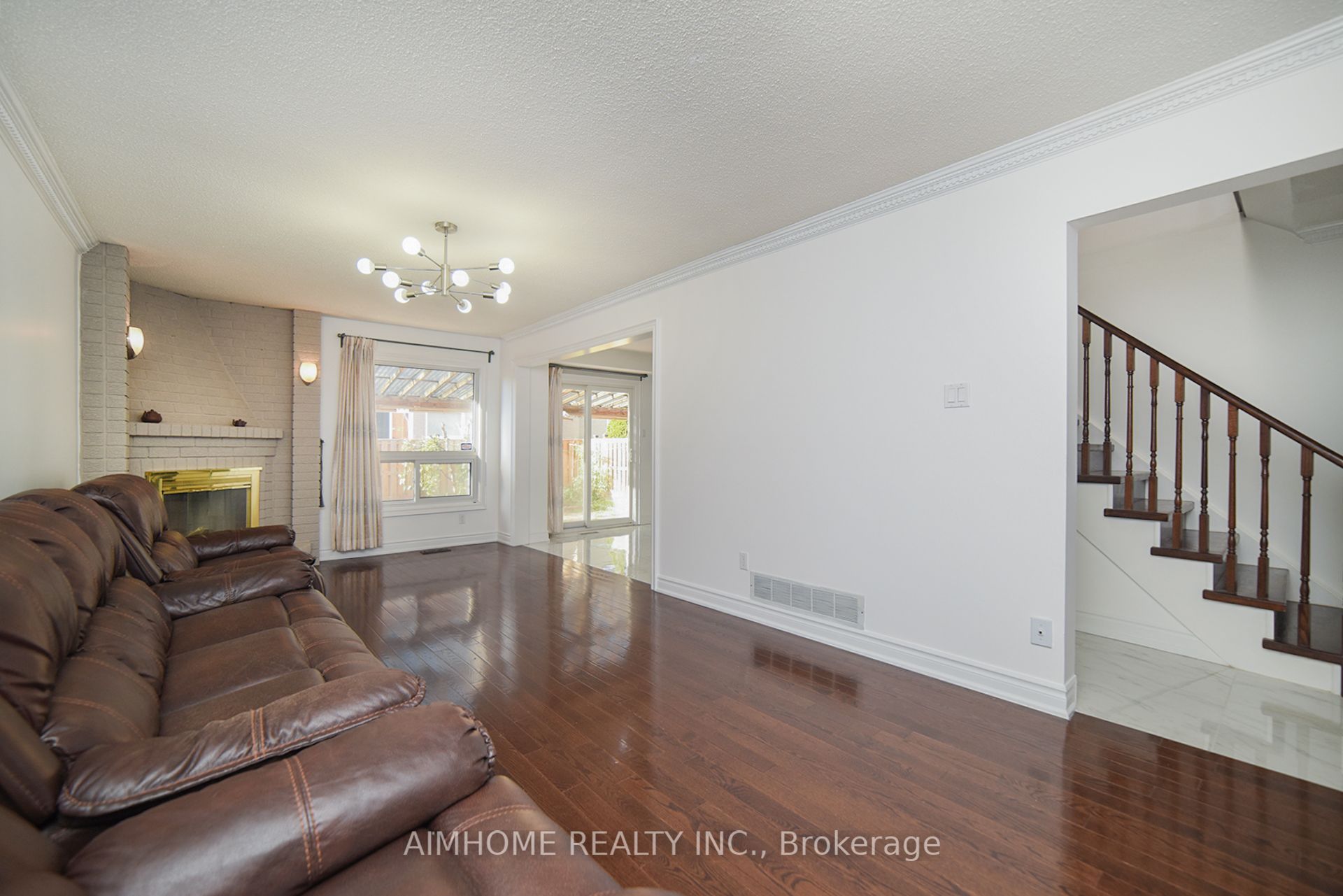 213 Hupfield Trail Property Photo 15