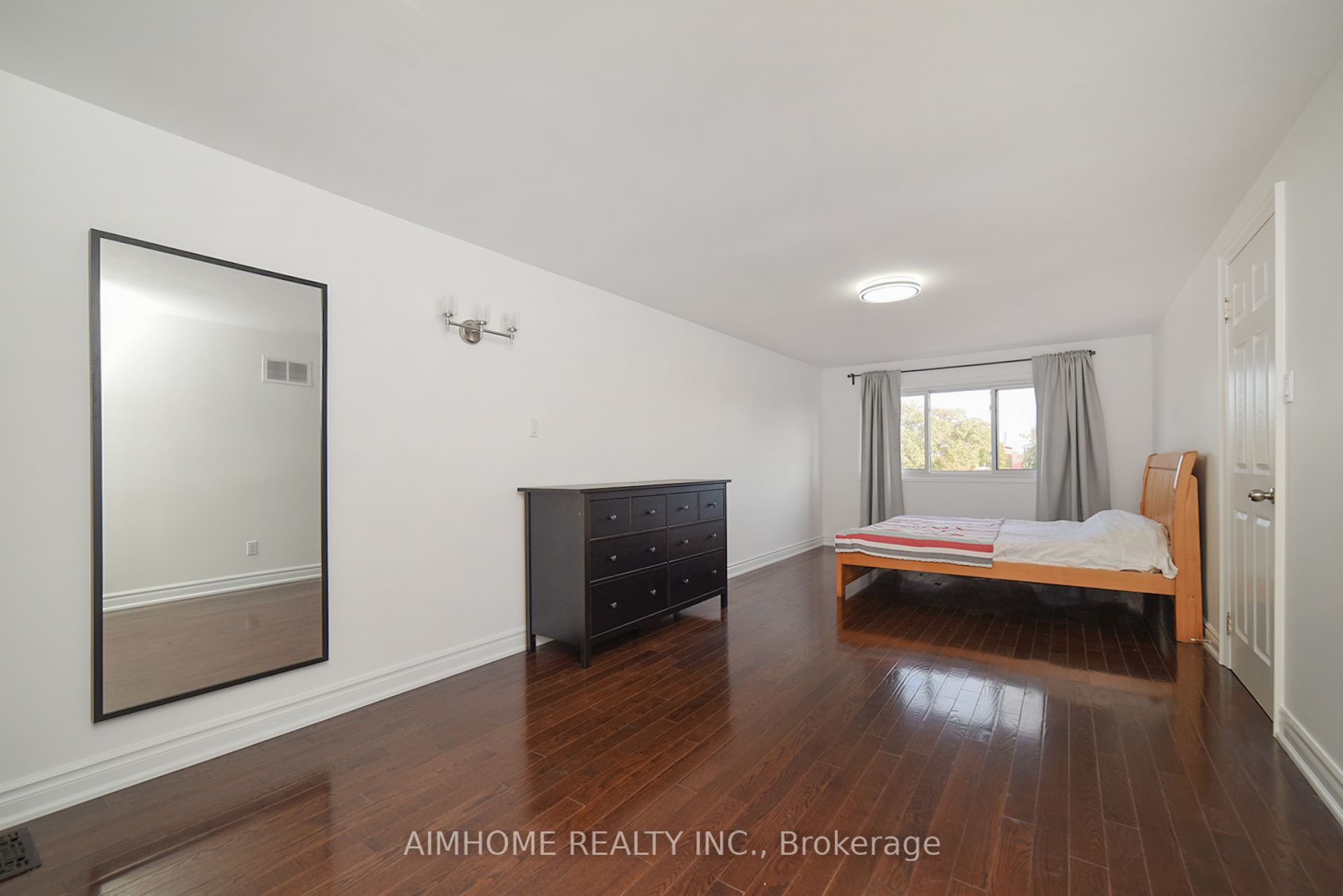 213 Hupfield Trail Property Photo 30