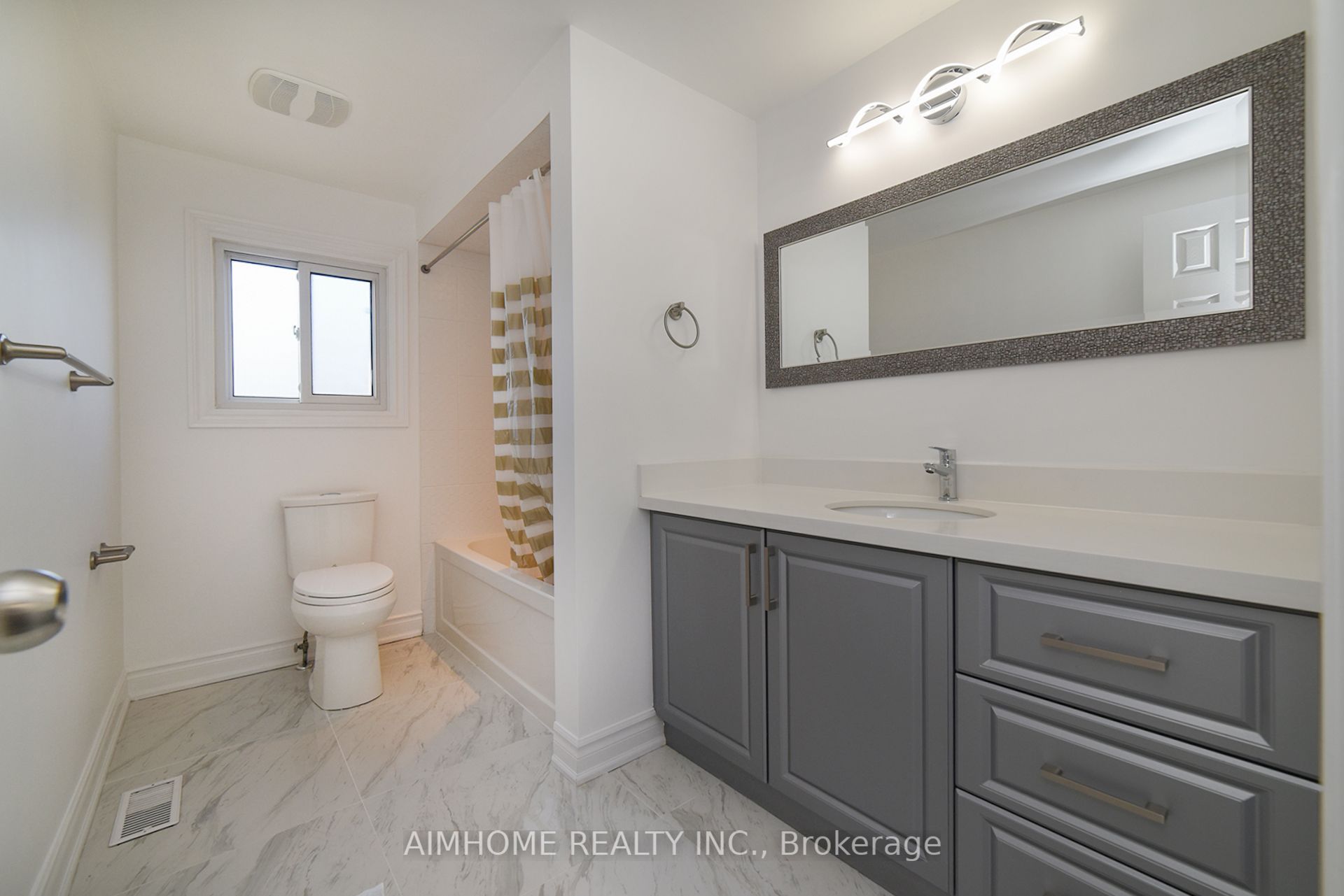 213 Hupfield Trail Property Photo 33