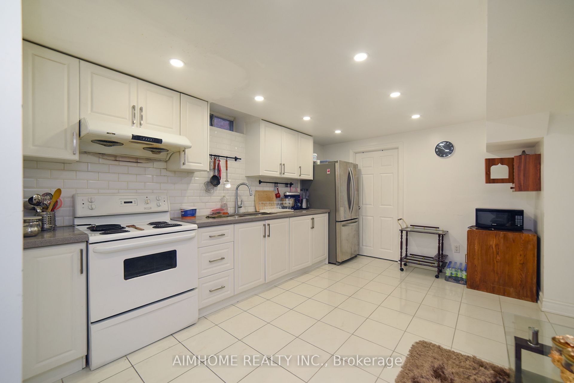 213 Hupfield Trail Property Photo 37