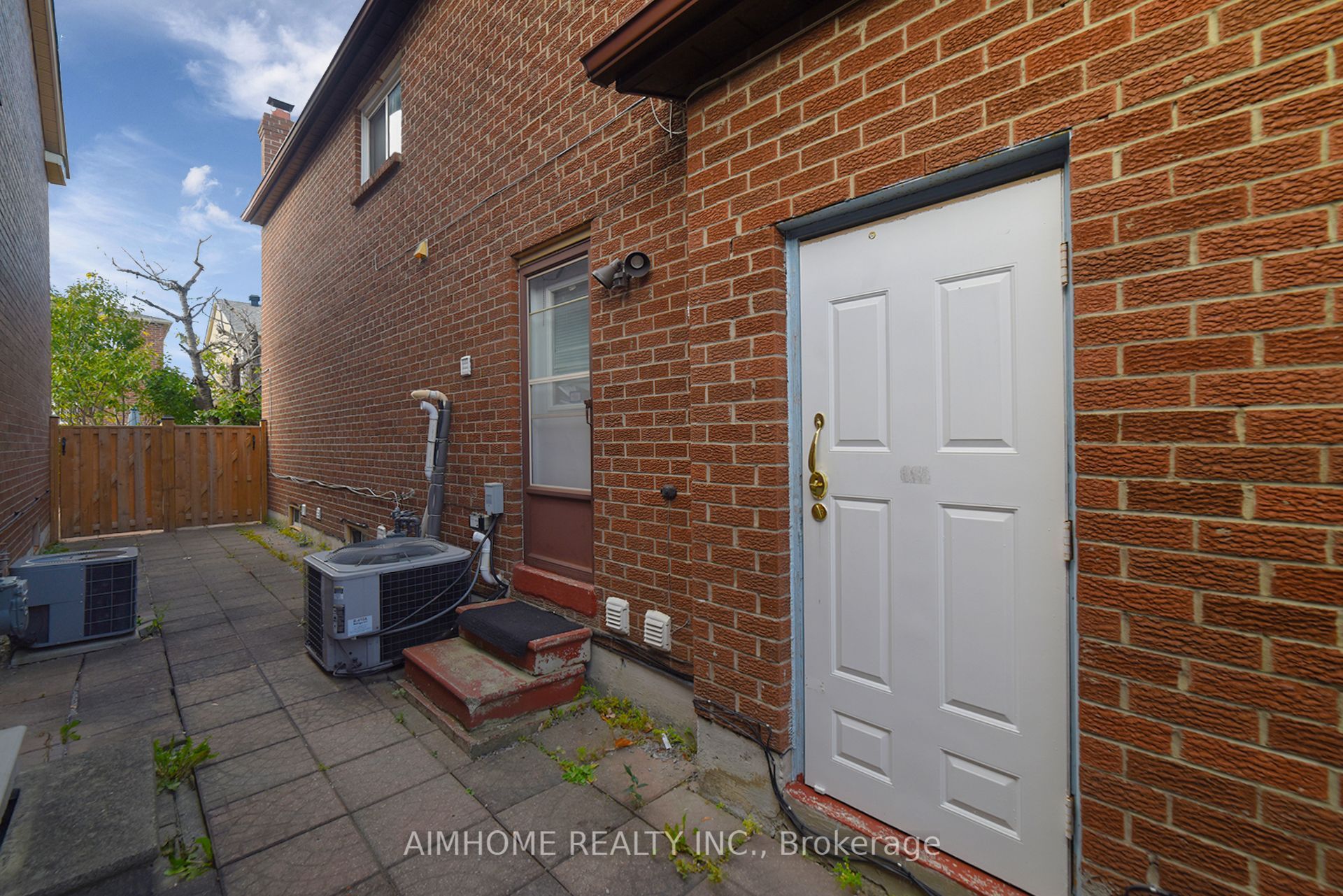 213 Hupfield Trail Property Photo 43