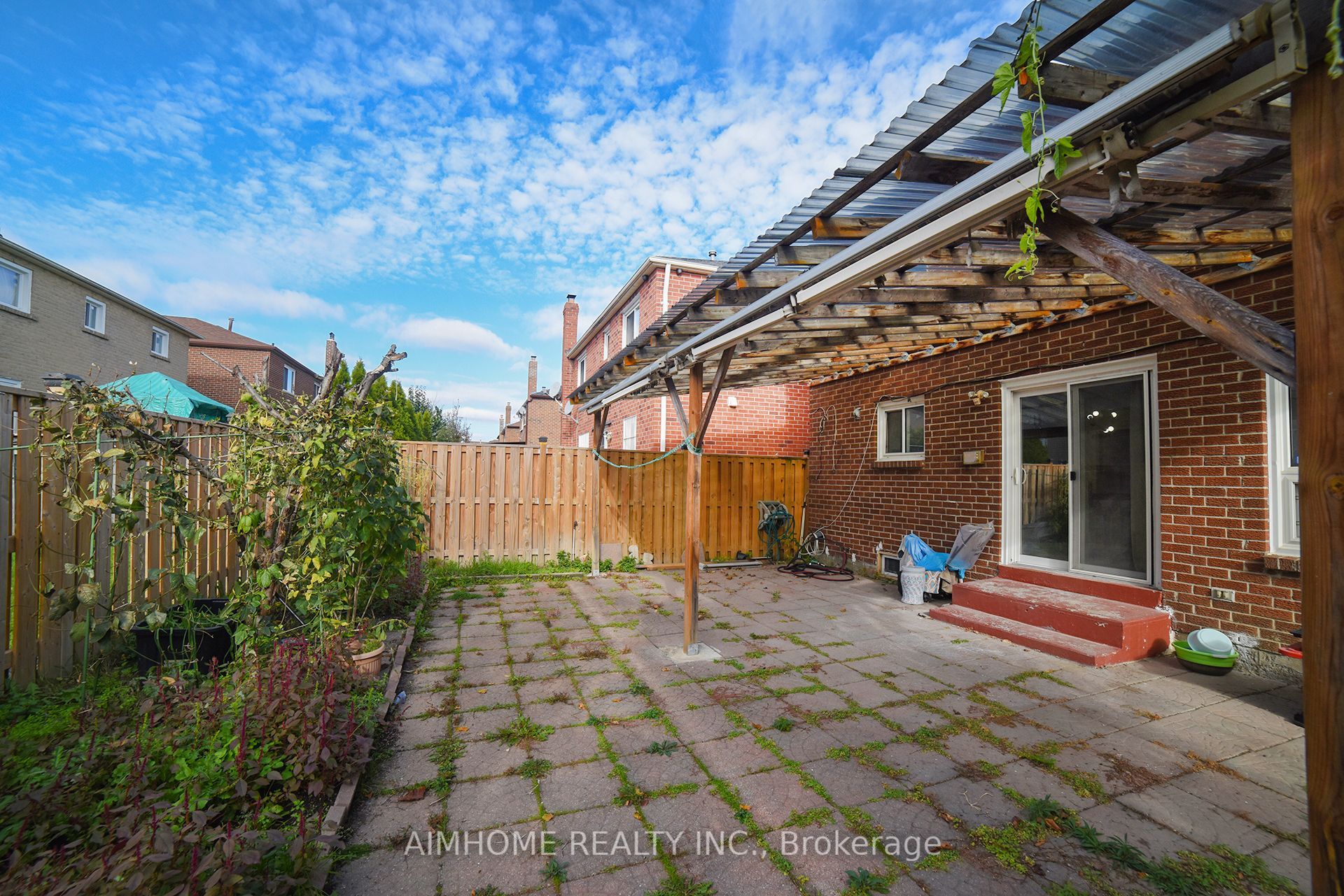 213 Hupfield Trail Property Photo 44