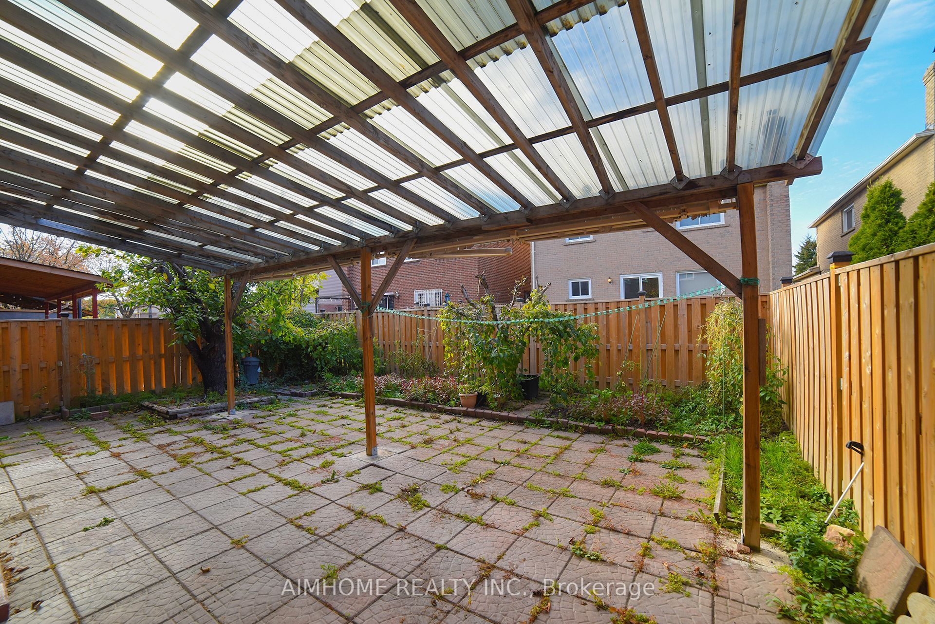 213 Hupfield Trail Property Photo 45