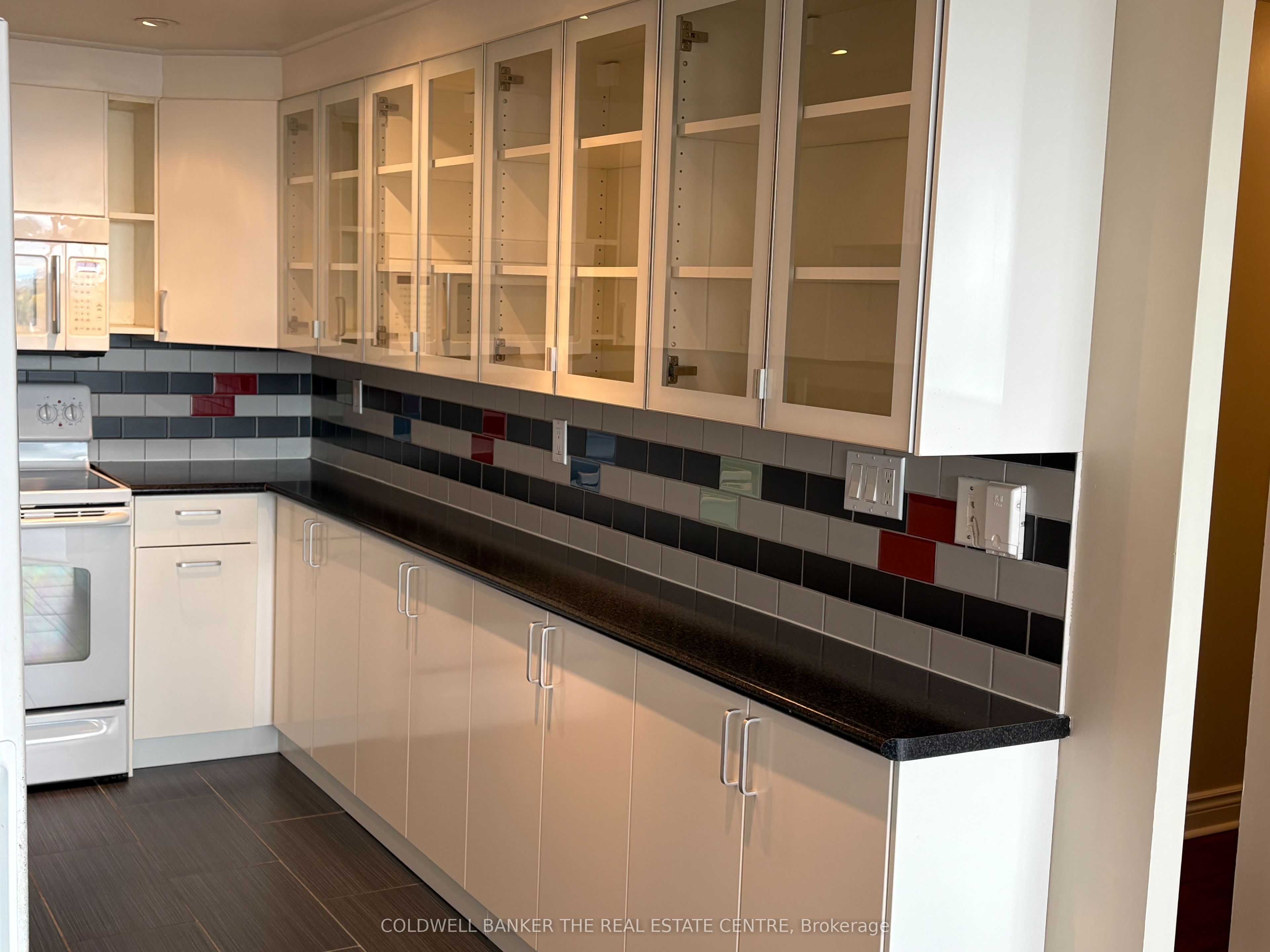 121 Ling Road 1211 Property Photo 6