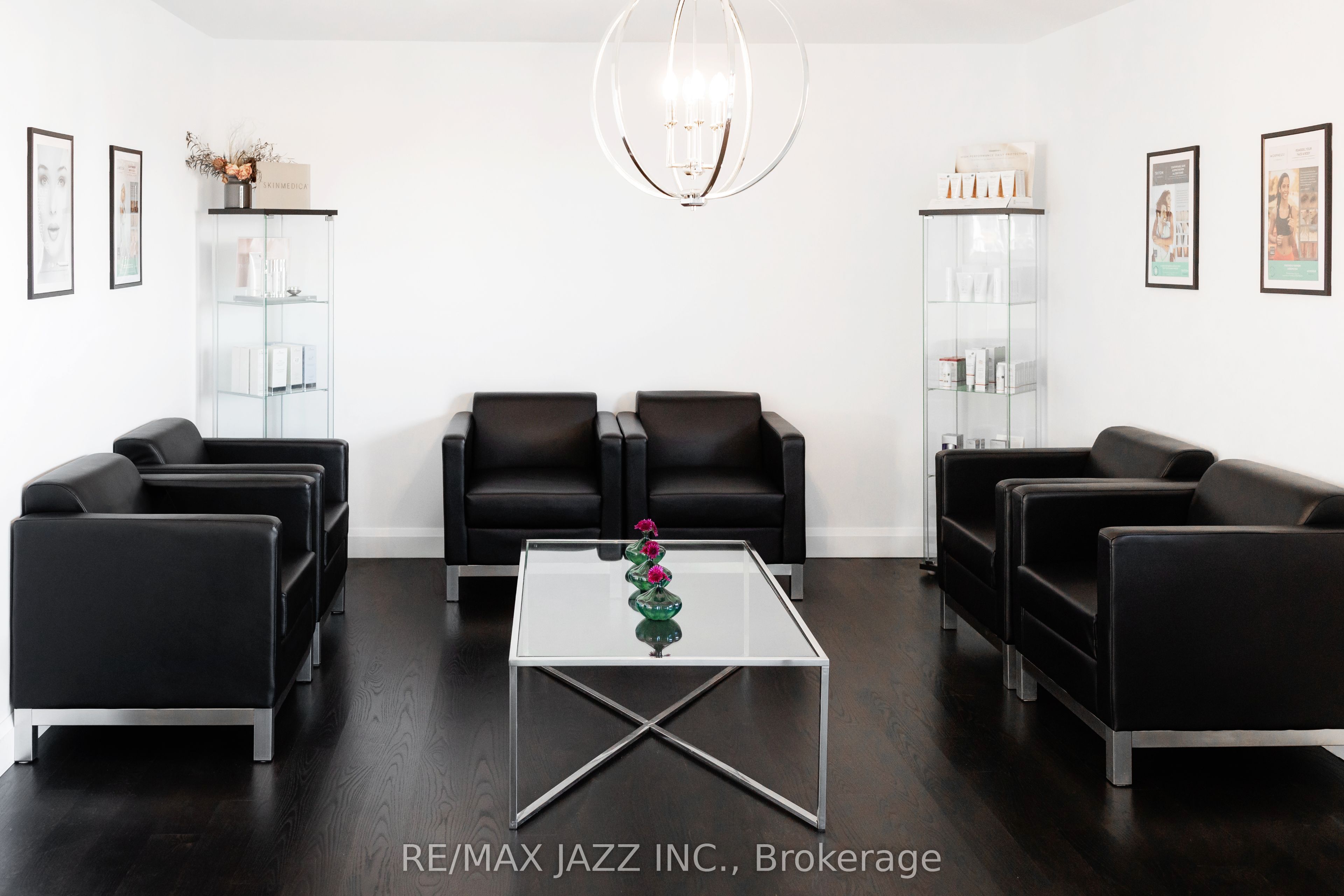 1533 Dundas Street E Property Photo 3