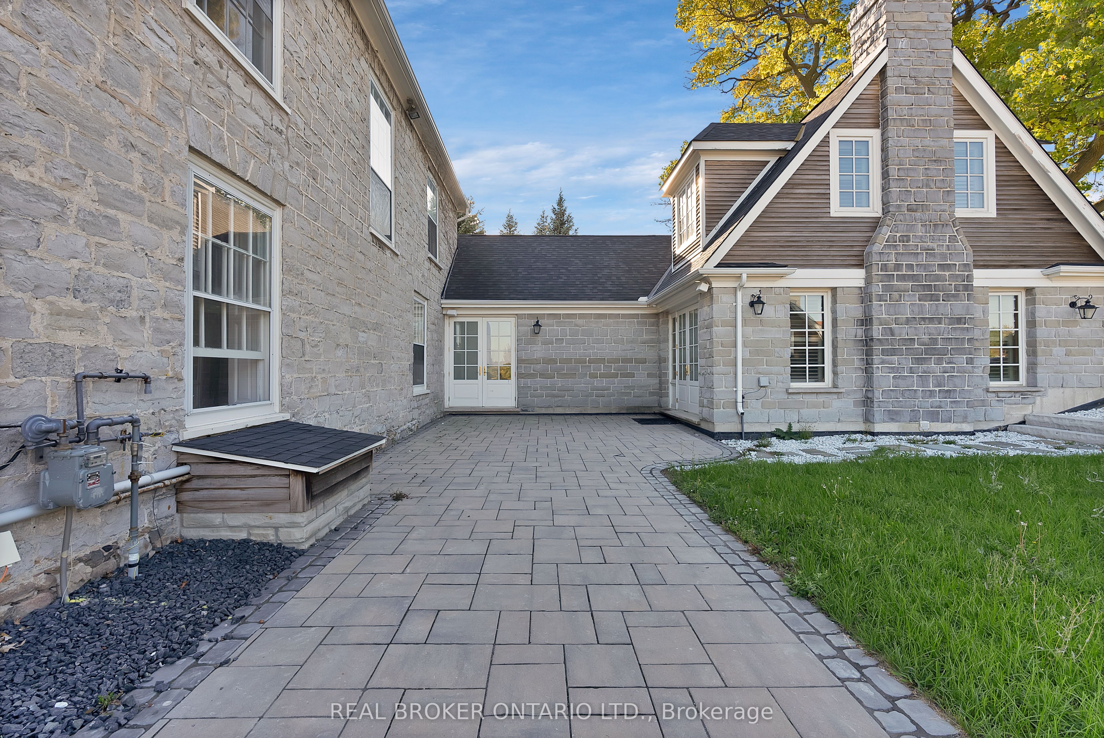 780 Garden Street Property Photo 3