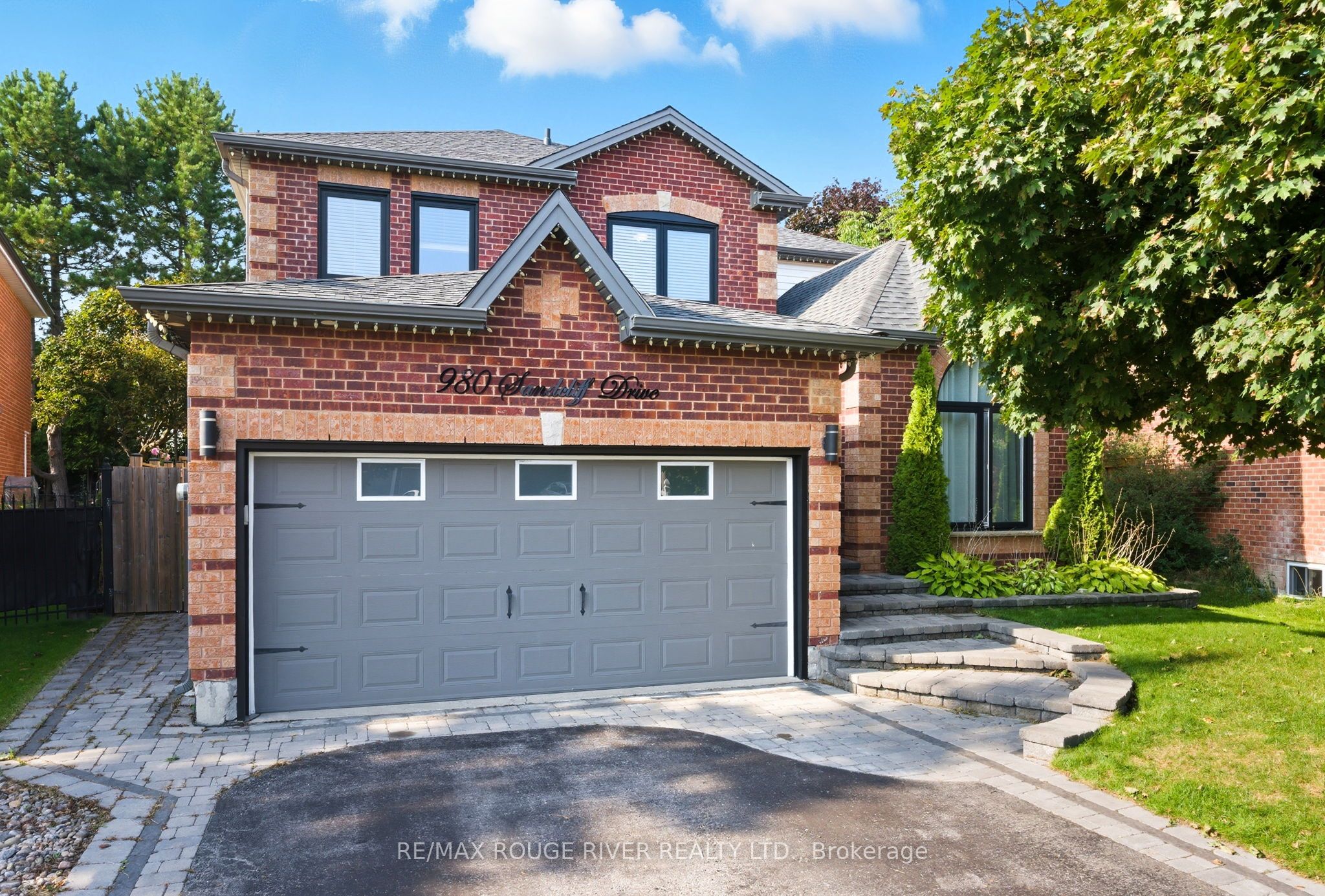 980 Sandcliff Dr Property Photo 1