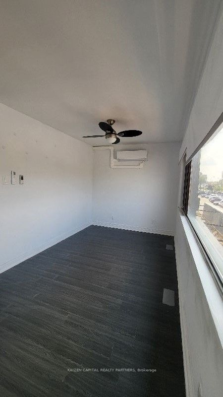 2637 Eglinton Avenue E Property Photo 5