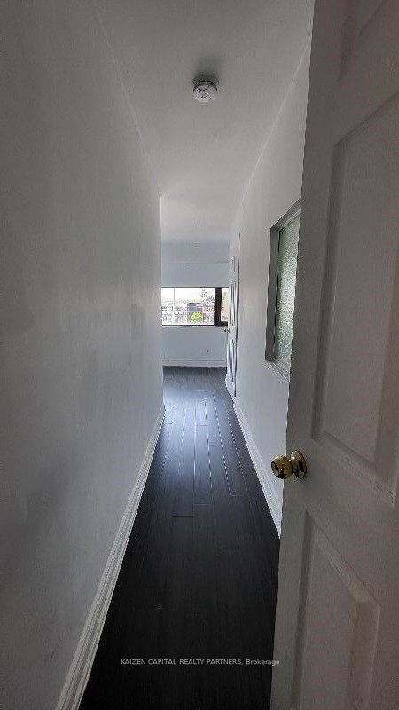 2637 Eglinton Avenue E Property Photo 9