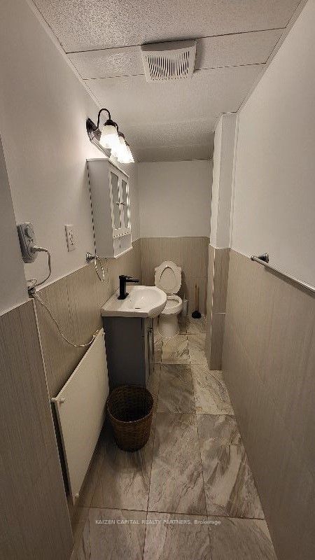 2637 Eglinton Avenue E Property Photo 11