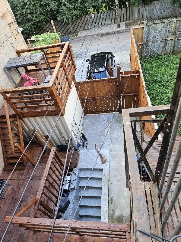 2637 Eglinton Avenue E Property Photo 13