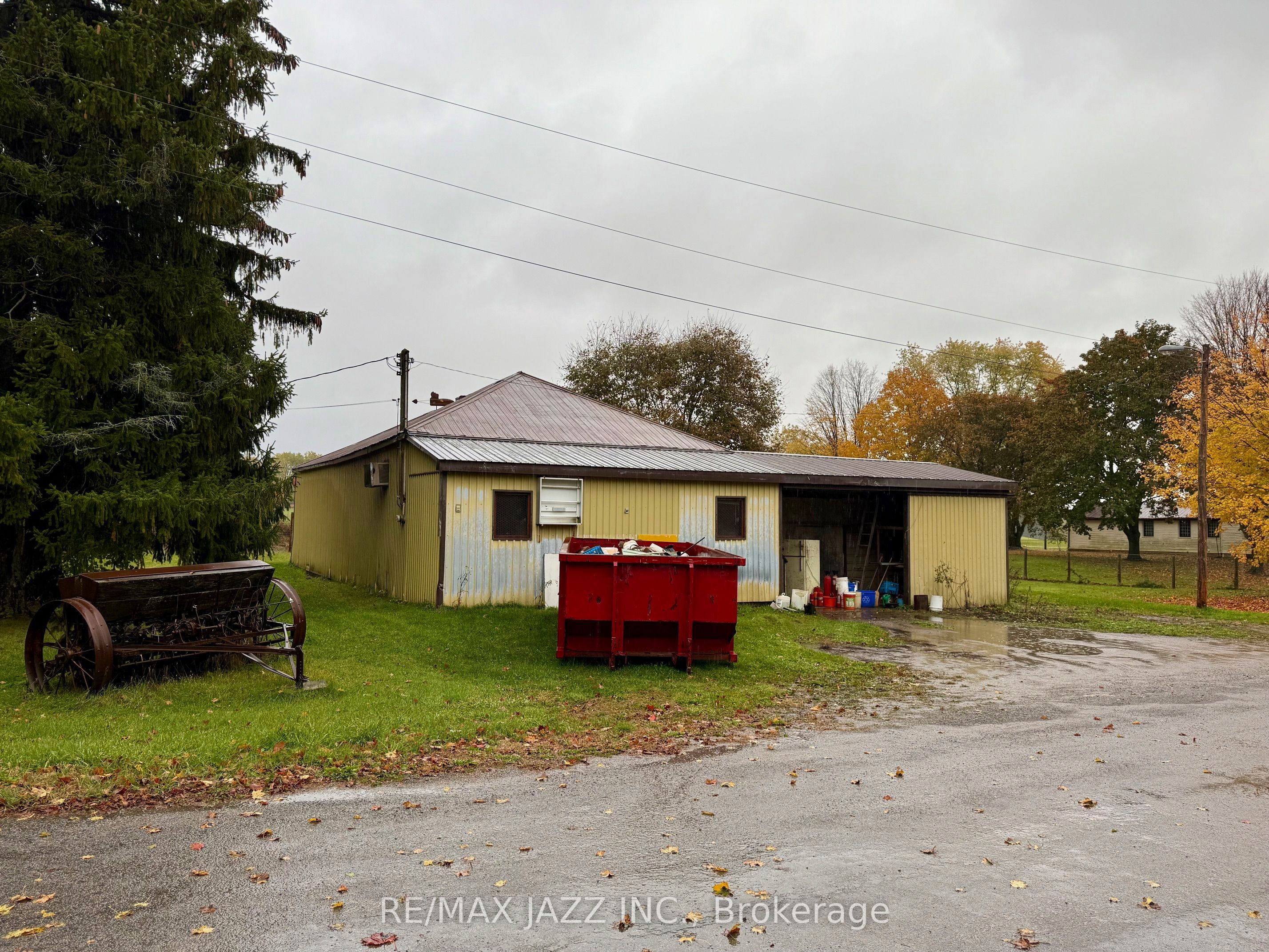 3985 Wilson Rd N Property Photo 2