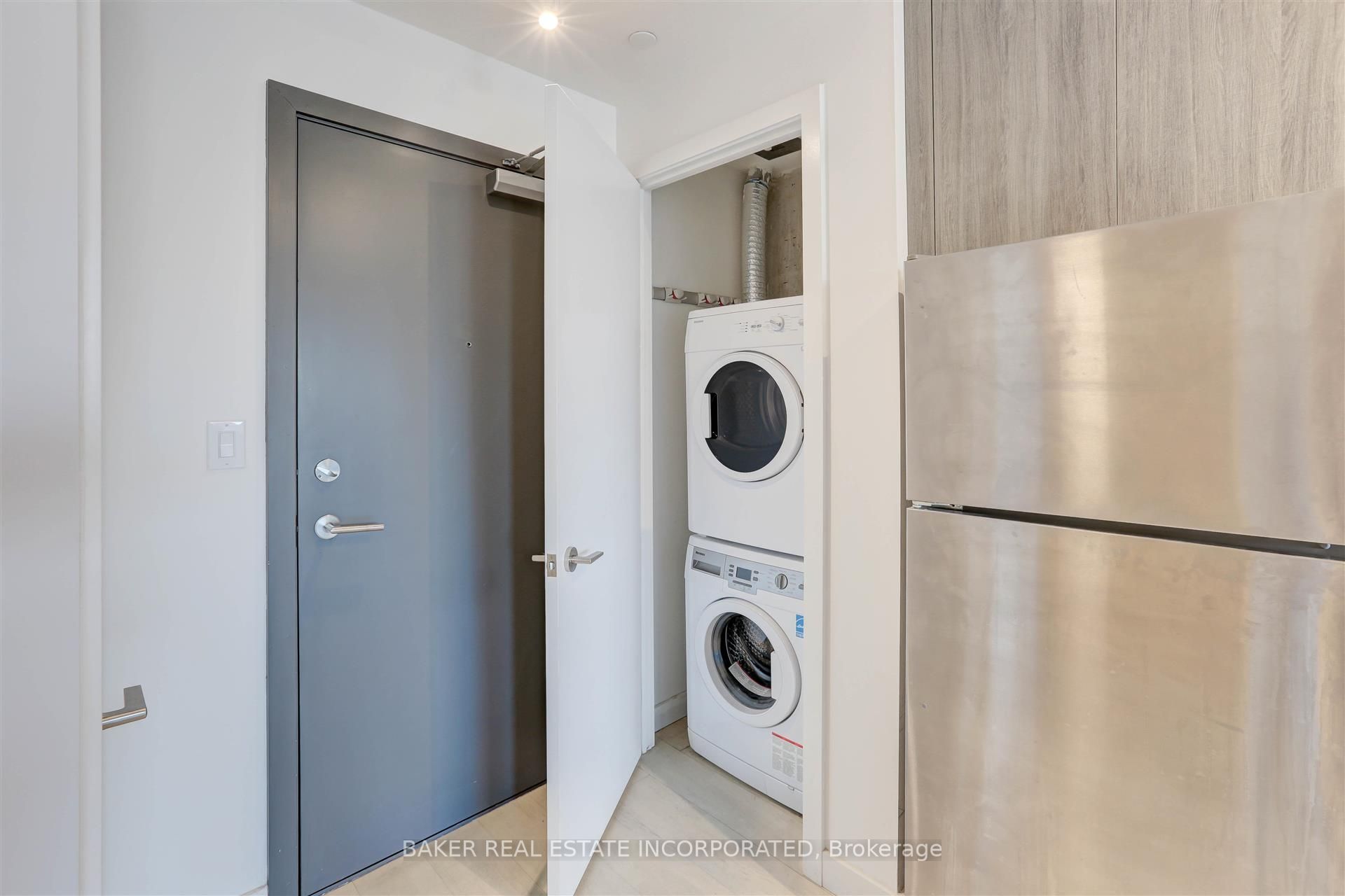 246 Logan Avenue 310 Property Photo 5