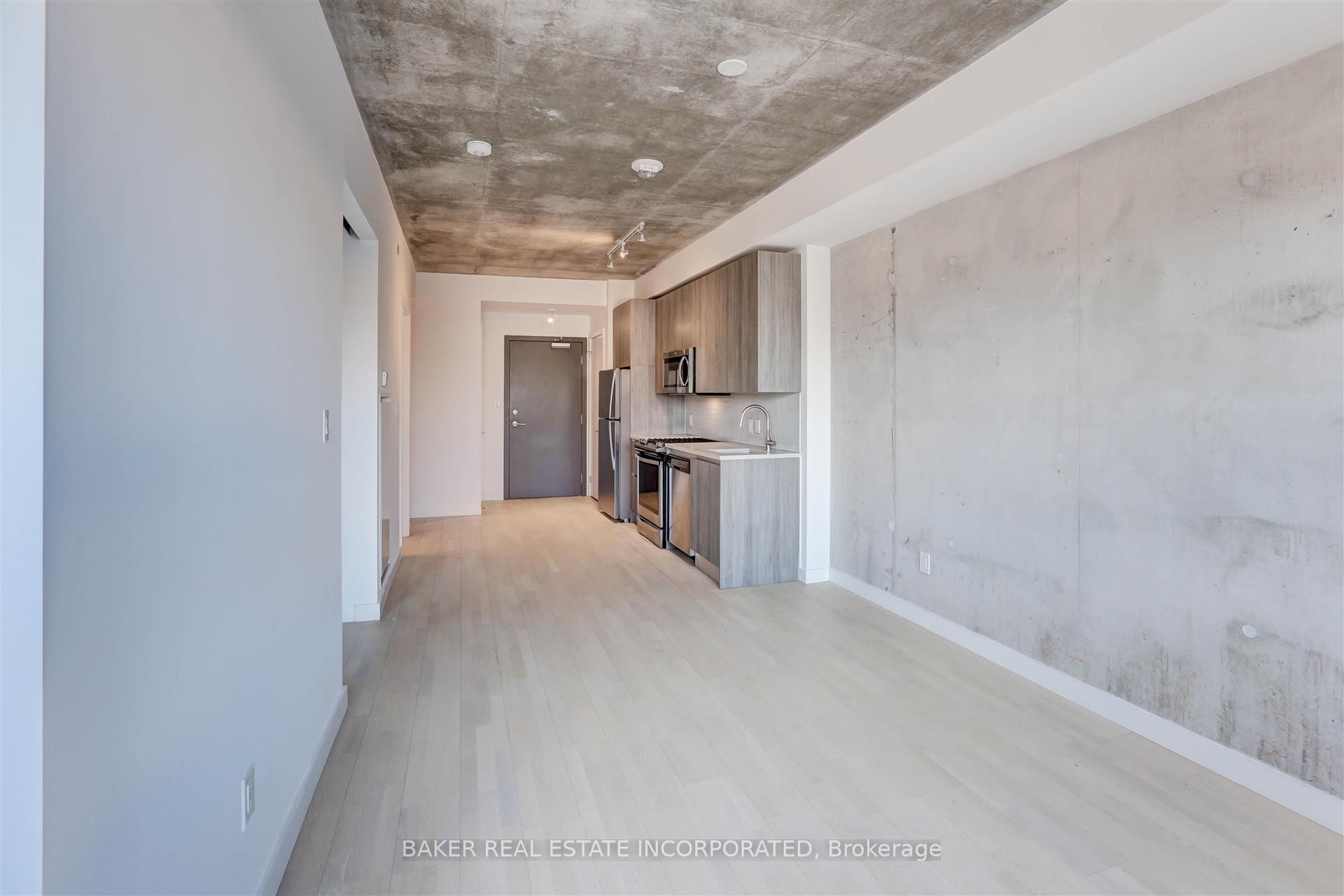 246 Logan Avenue 310 Property Photo 11