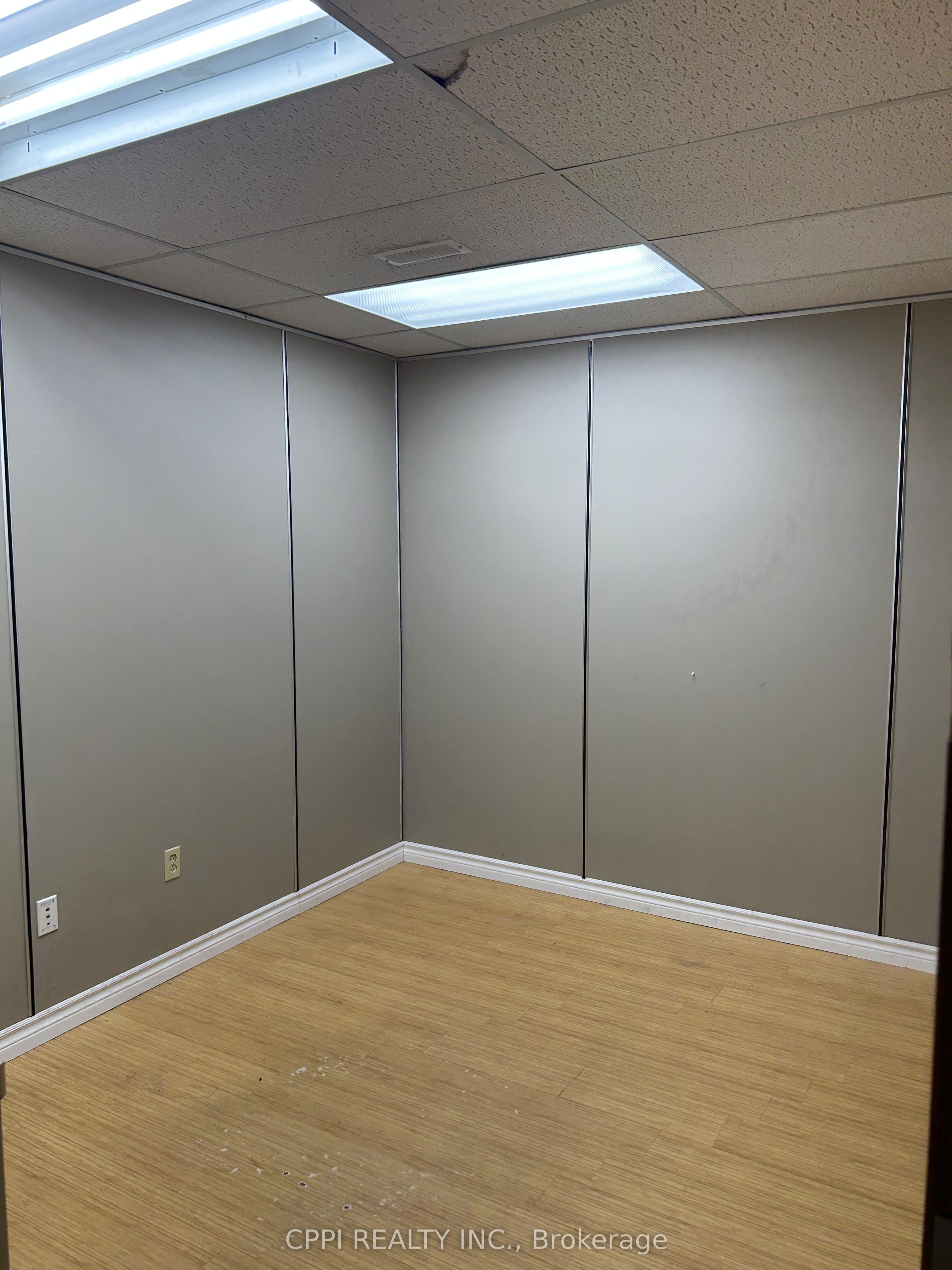 650 King Street E 208 Property Photo 9