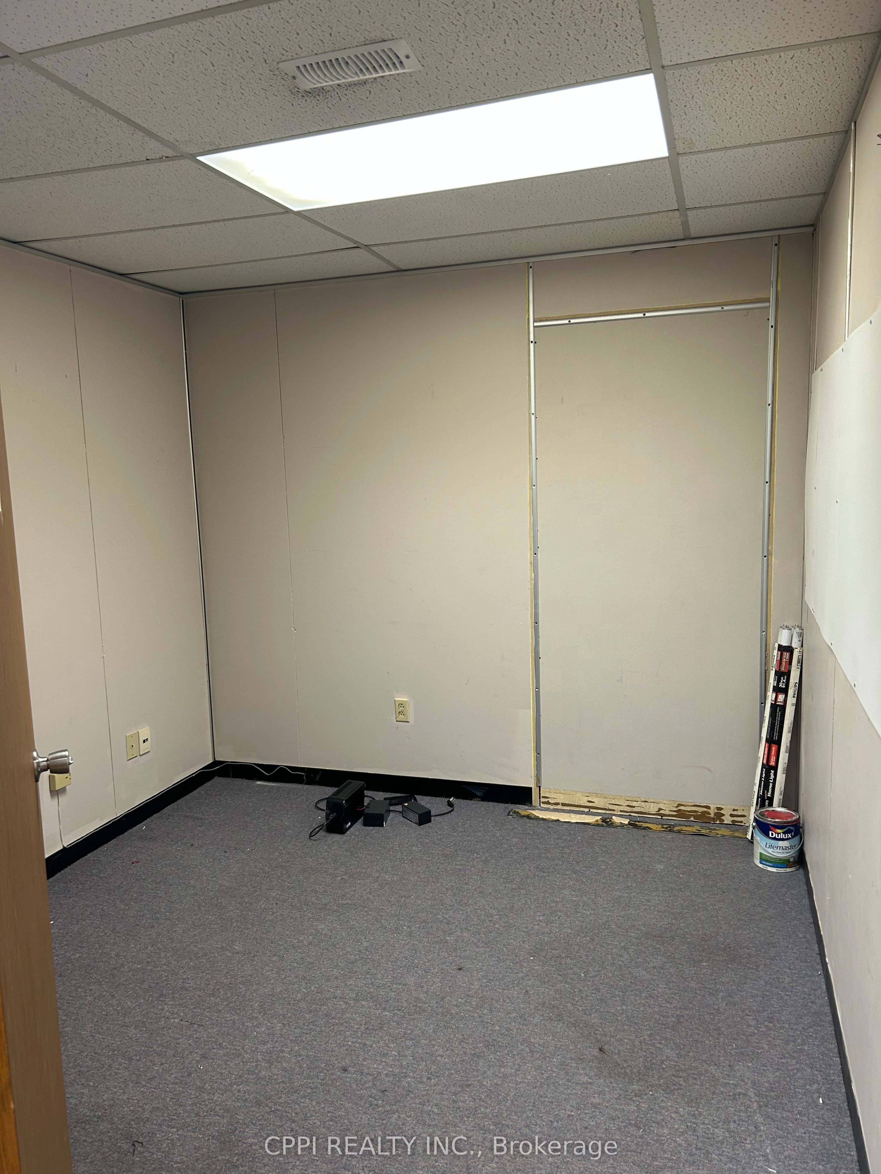 650 King Street E 208 Property Photo 11