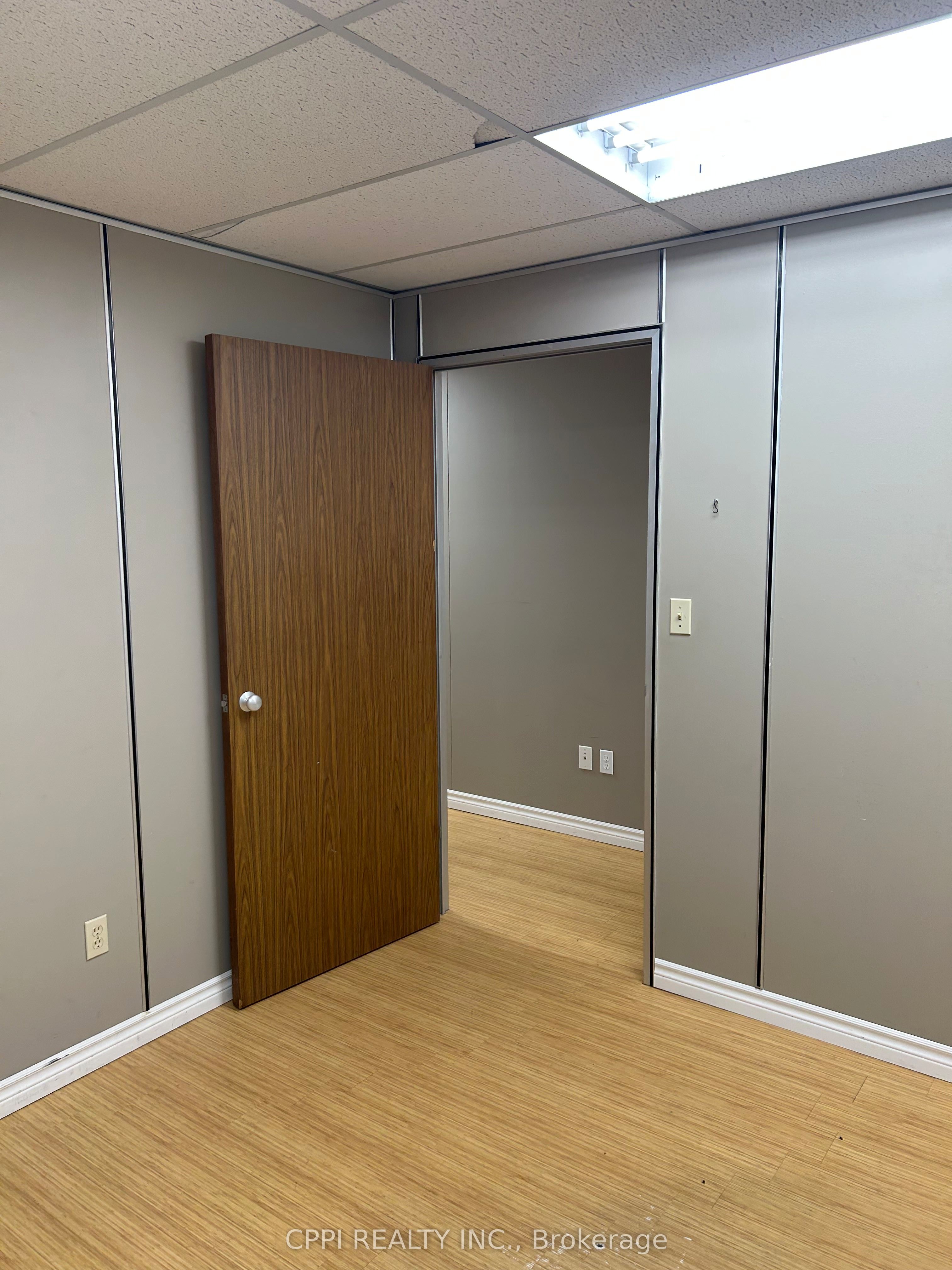 650 King Street E 208 Property Photo 15