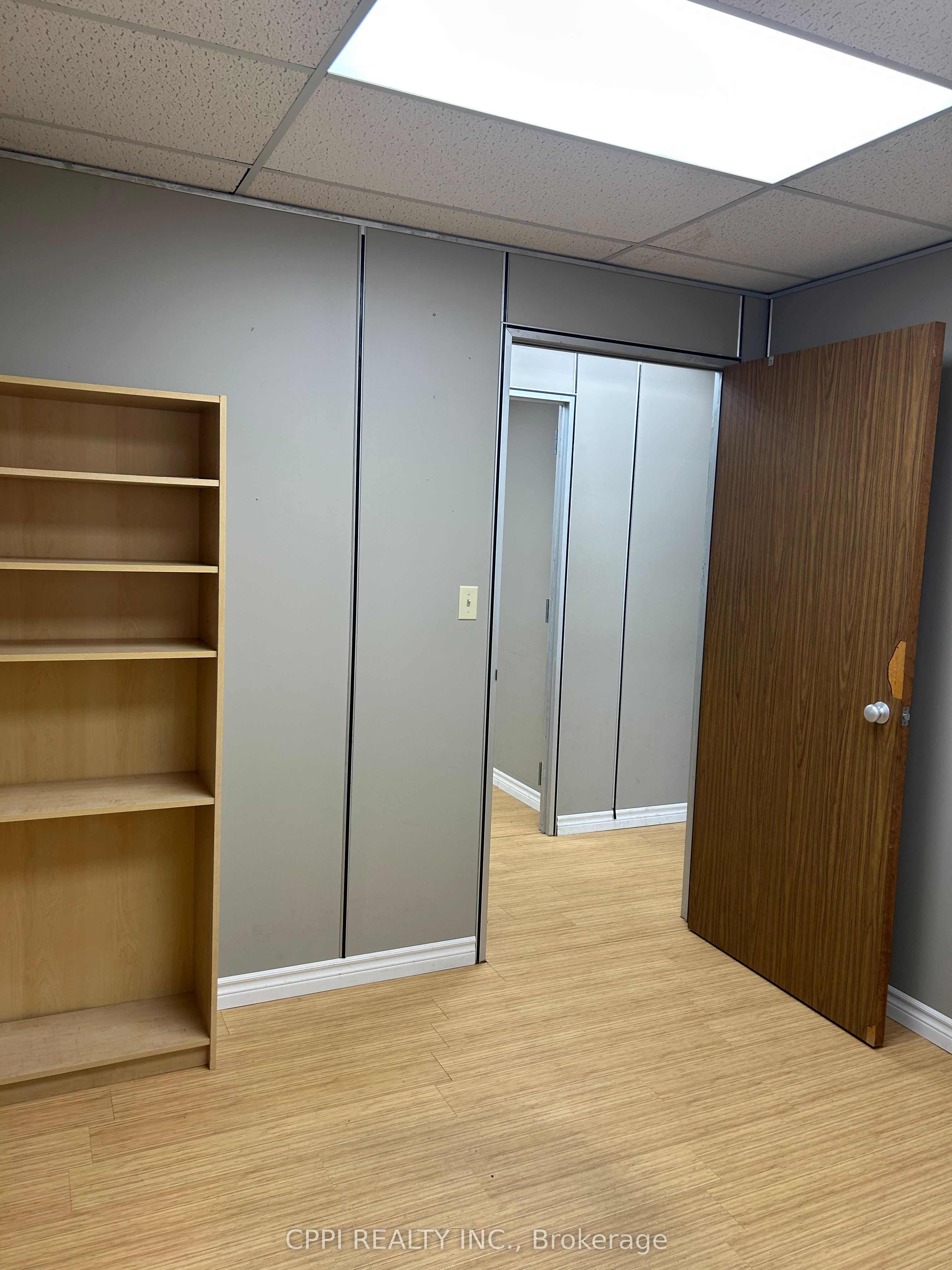 650 King Street E 208 Property Photo 17