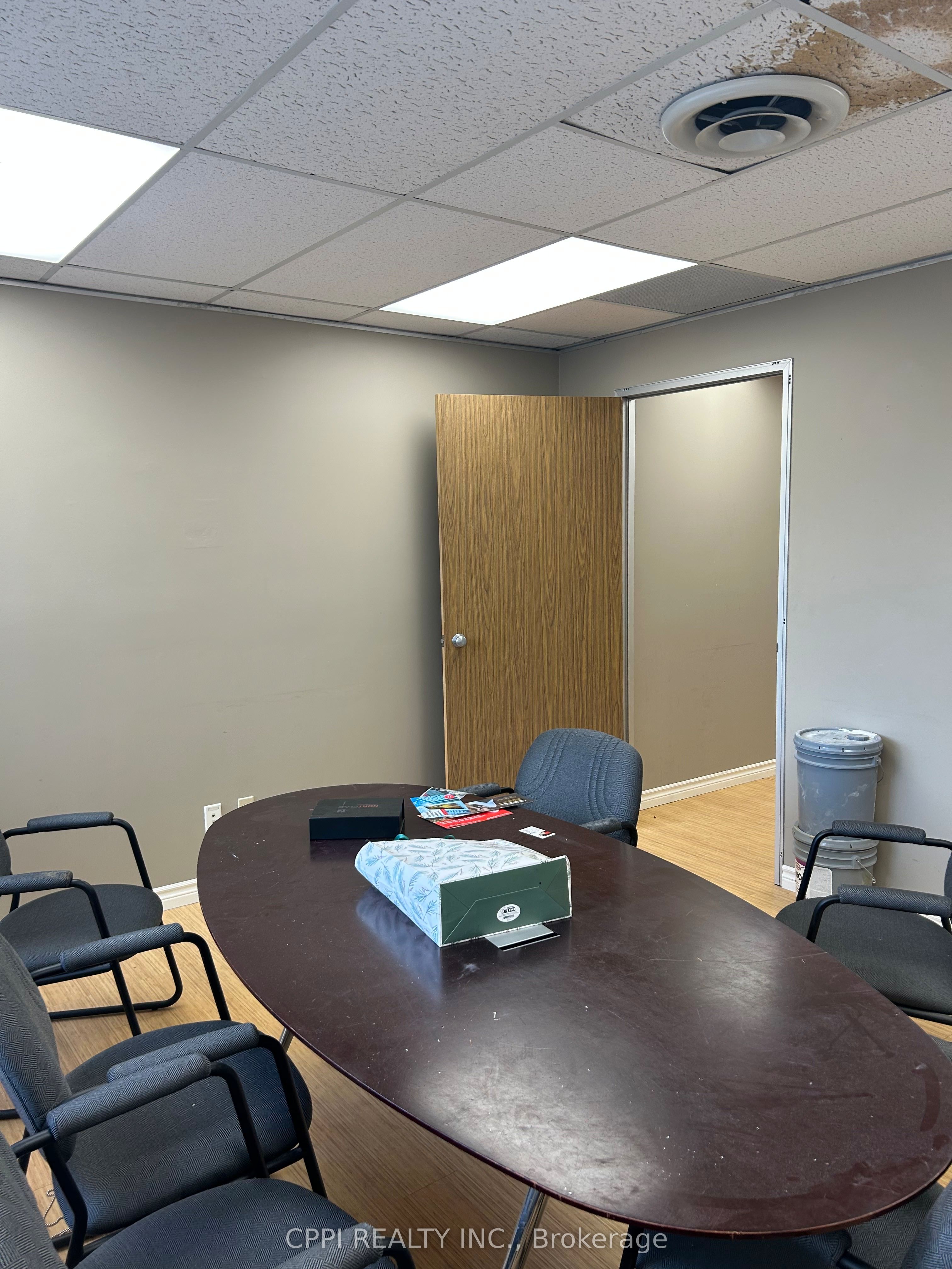 650 King Street E 208 Property Photo 18