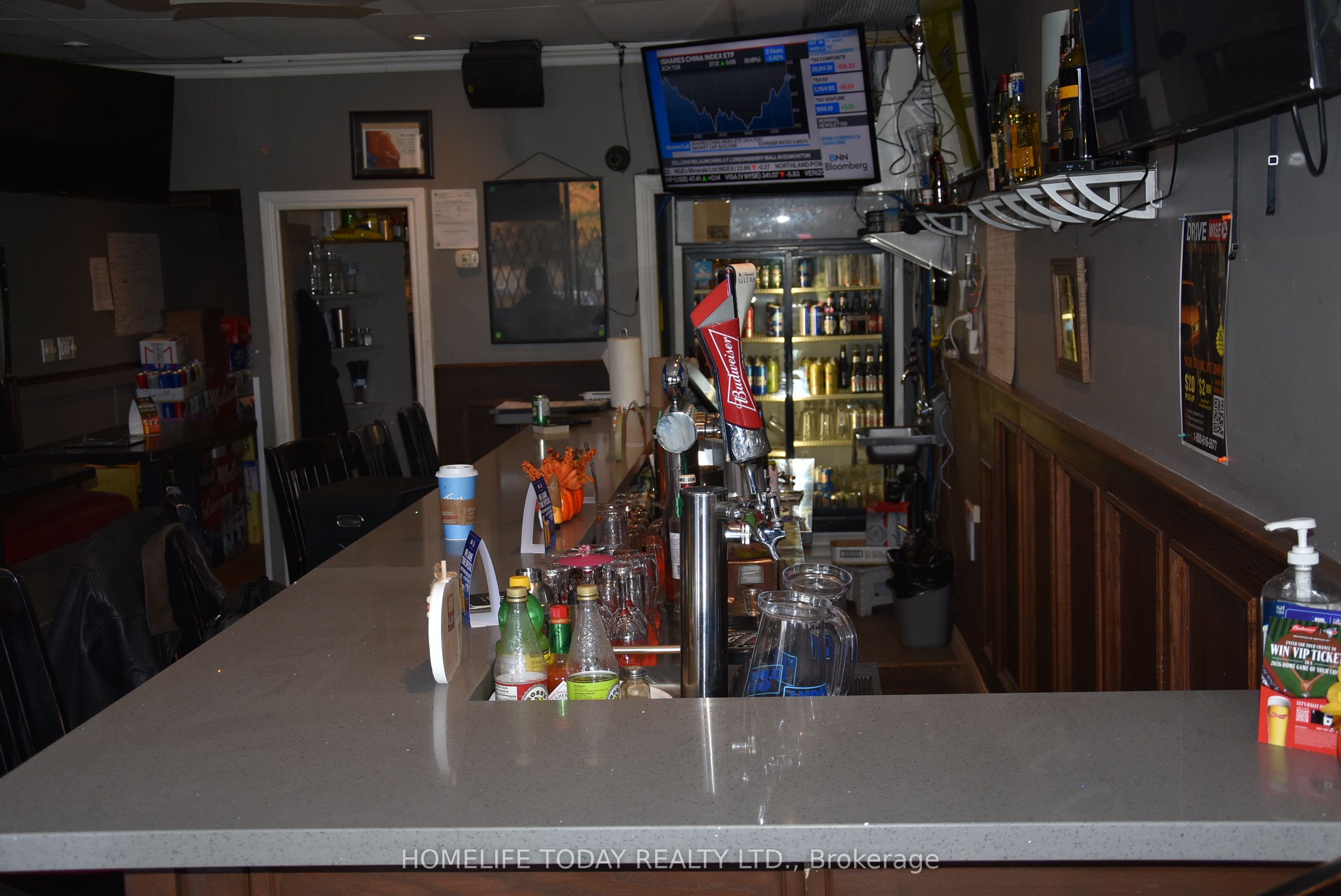 3045 Kingston Road Property Photo 7