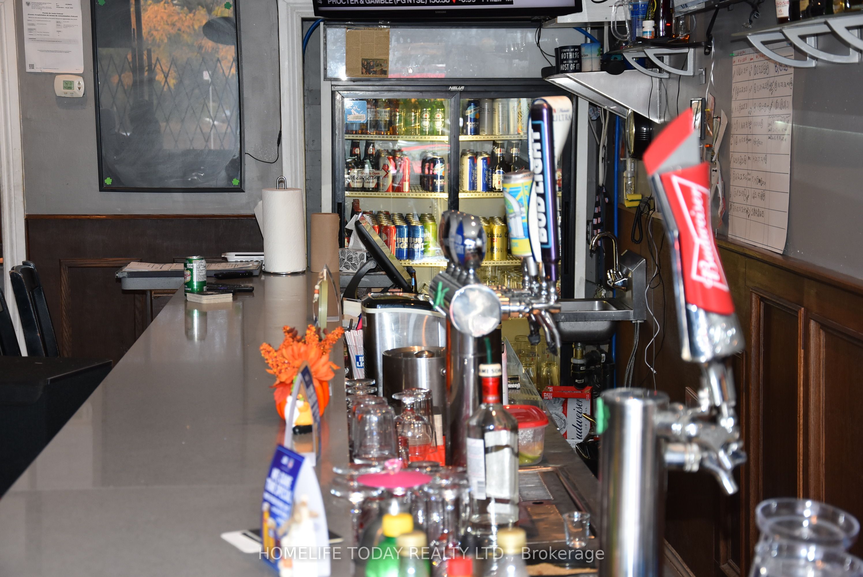 3045 Kingston Road Property Photo 10