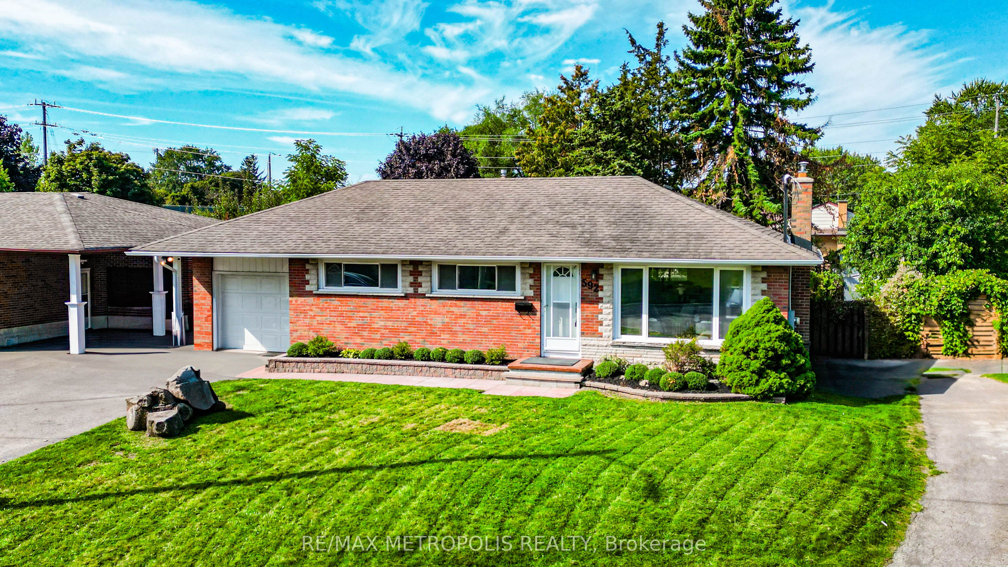 592 Carlyle Court Property Photo 2