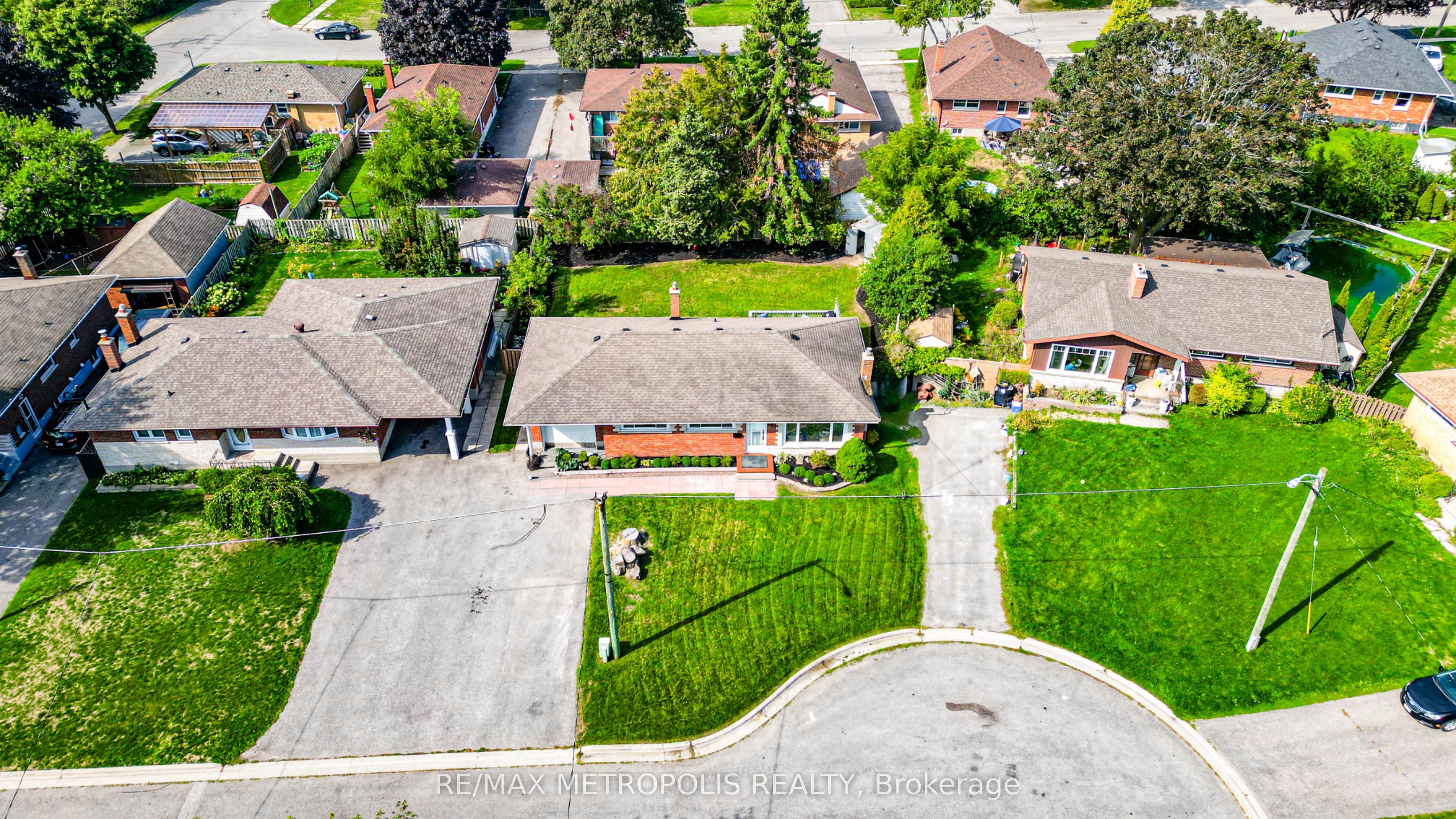 592 Carlyle Court Property Photo 4