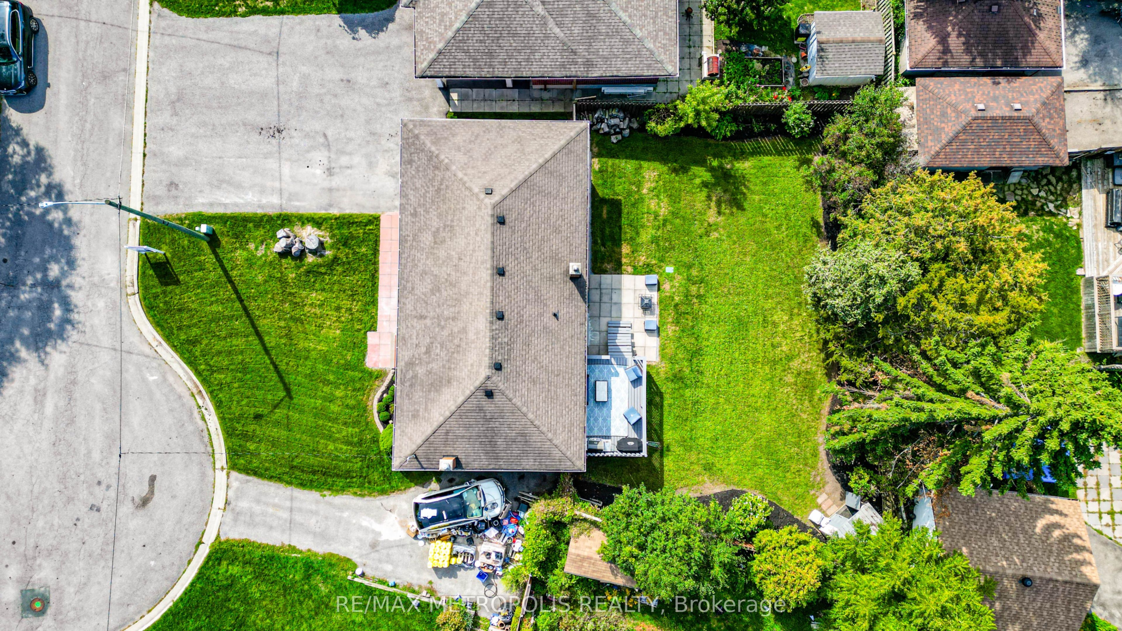 592 Carlyle Court Property Photo 5