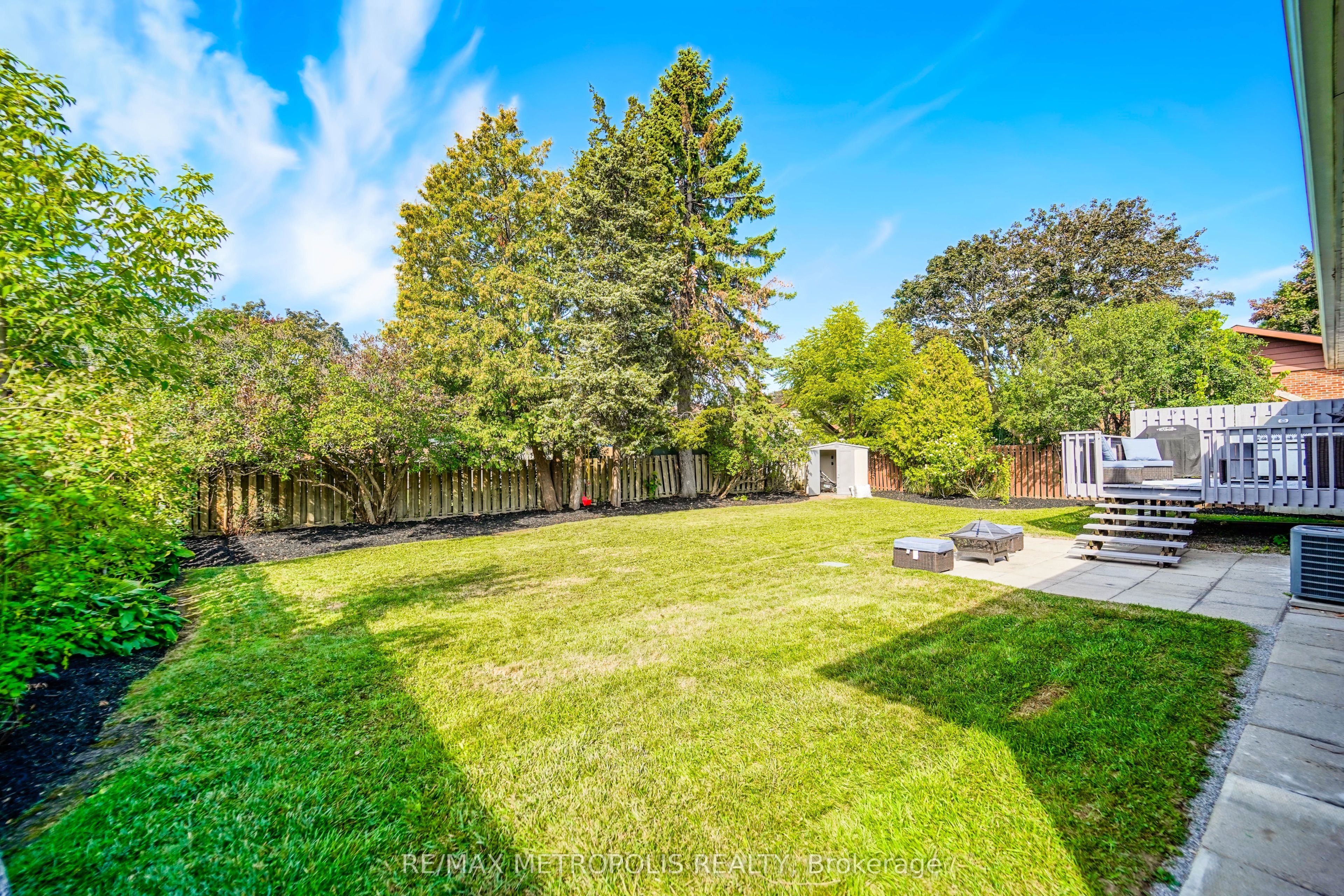 592 Carlyle Court Property Photo 11