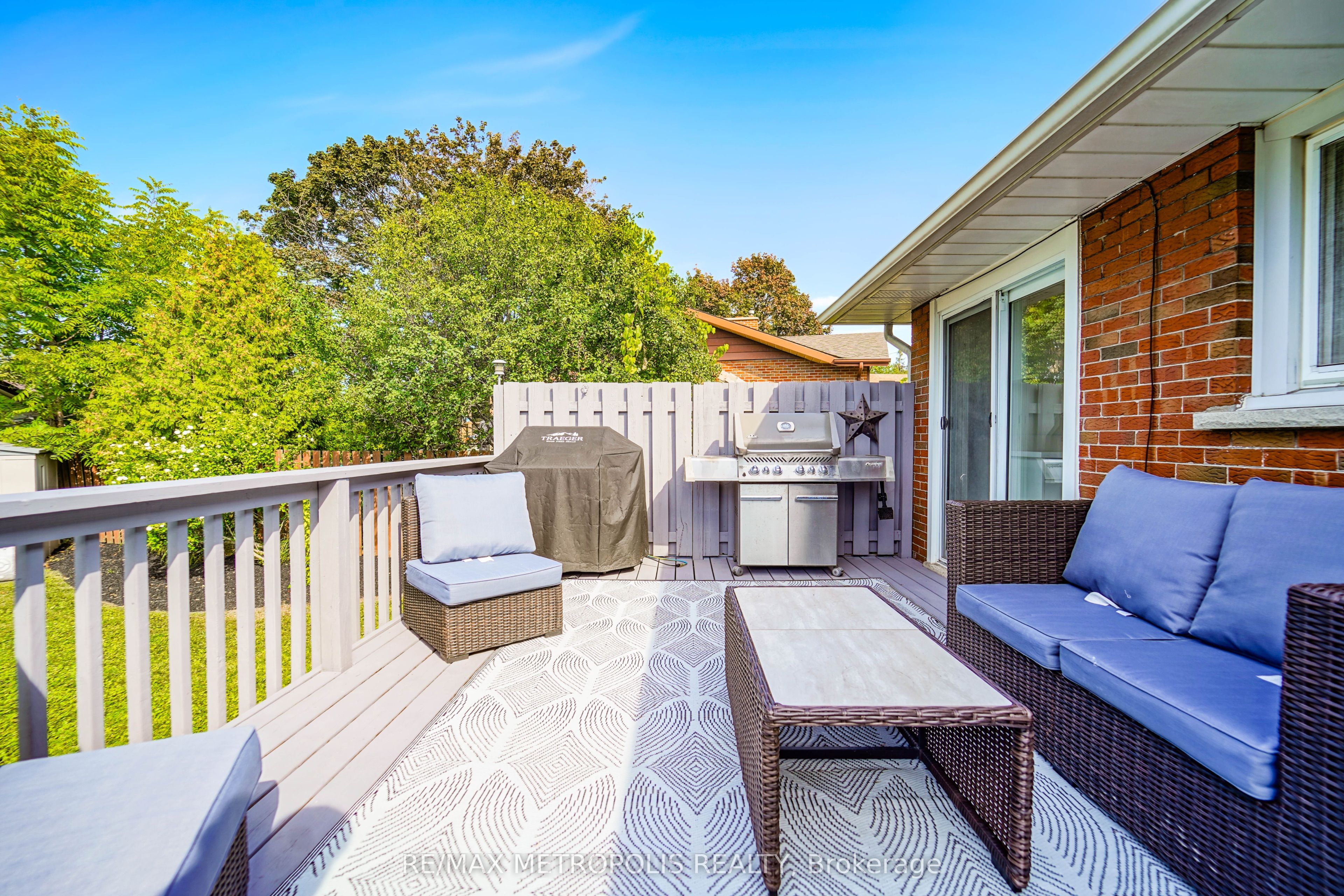 592 Carlyle Court Property Photo 14