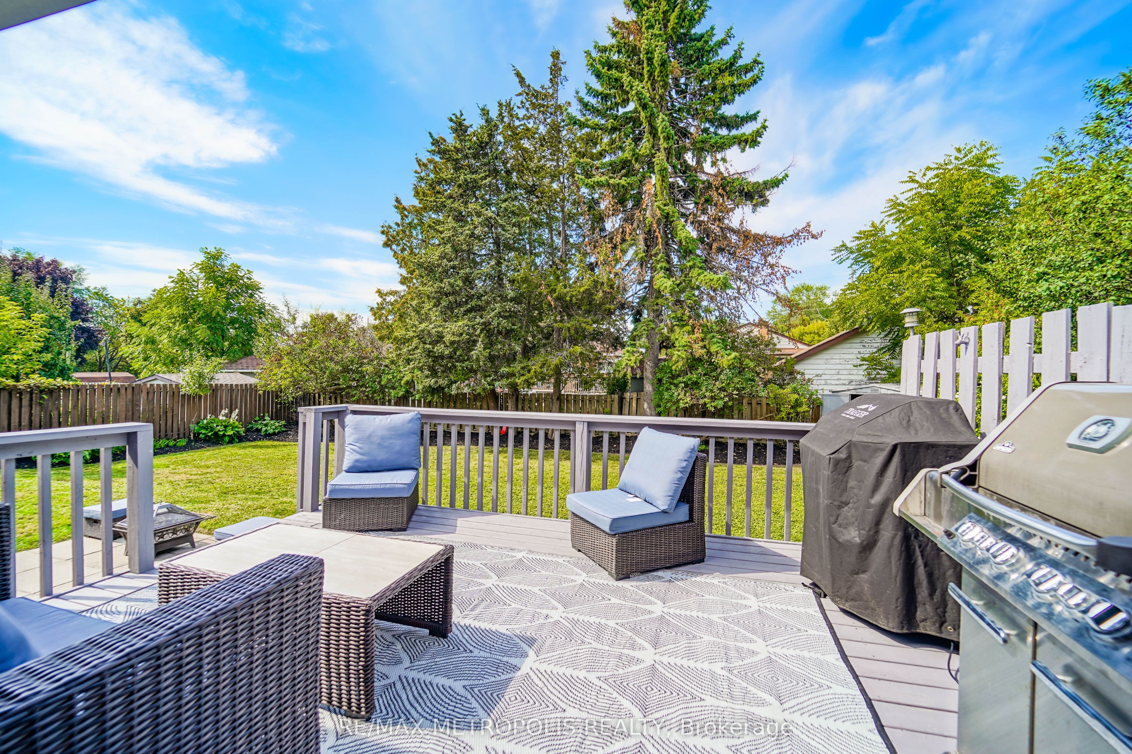 592 Carlyle Court Property Photo 16