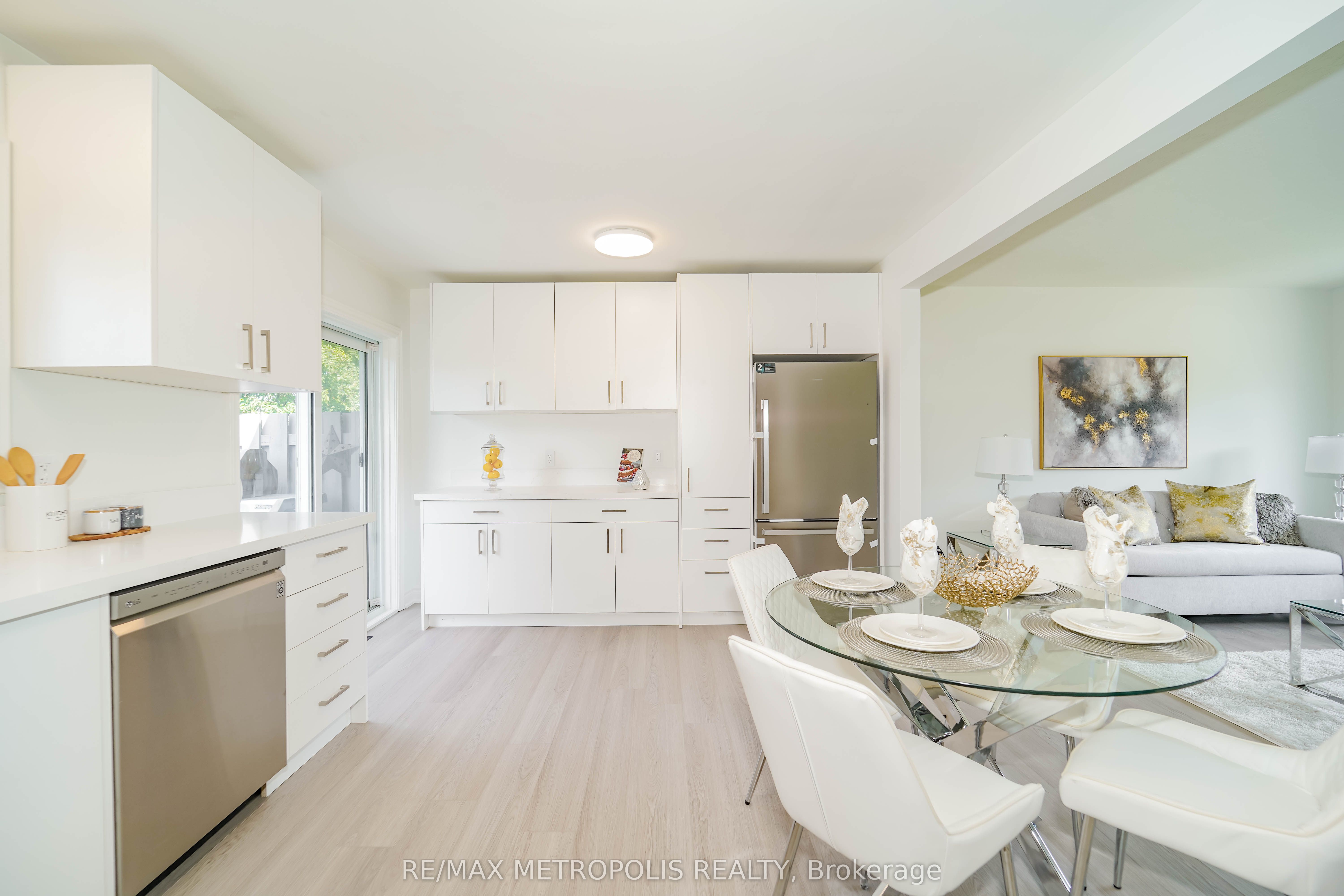 592 Carlyle Court Property Photo 21