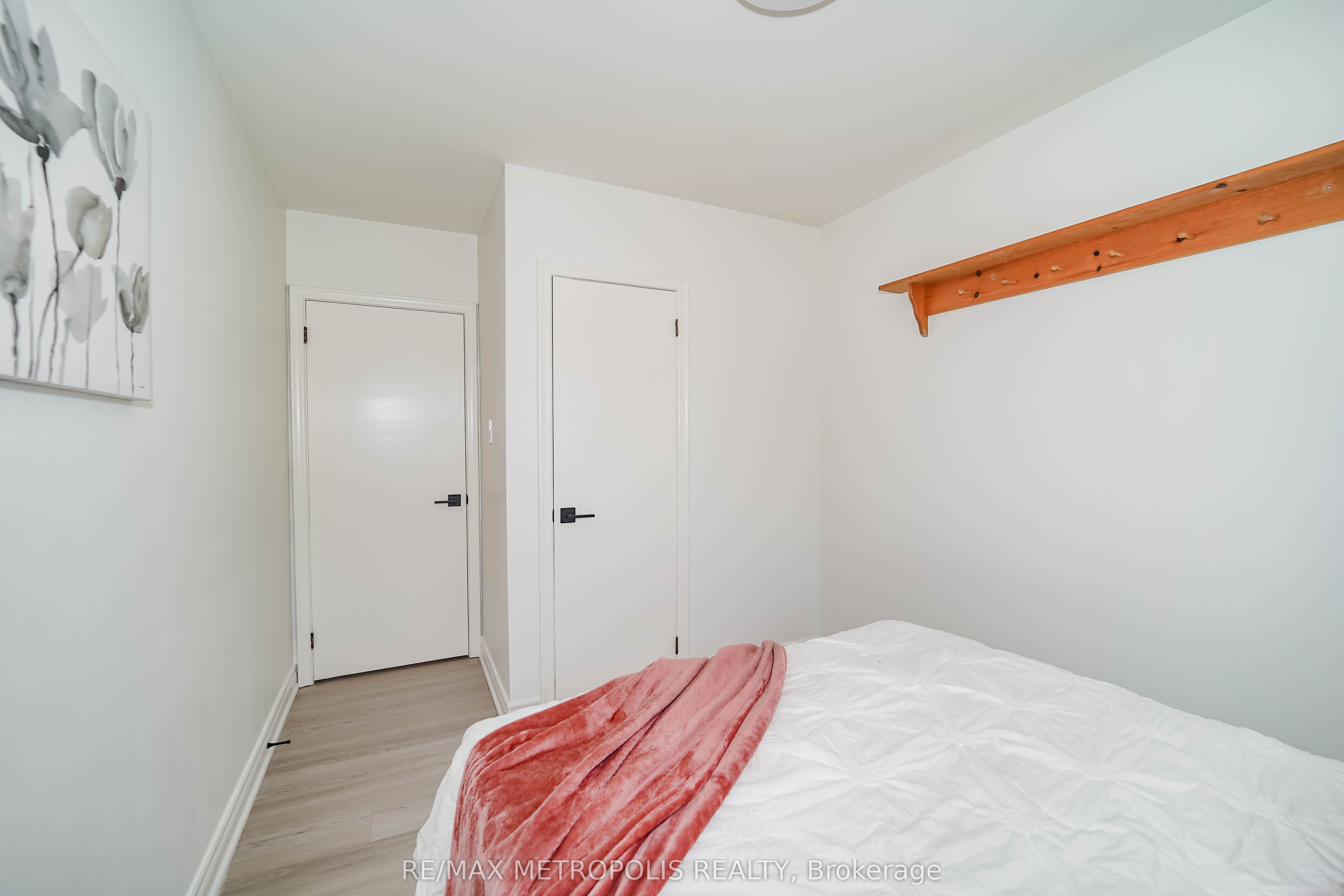 592 Carlyle Court Property Photo 28