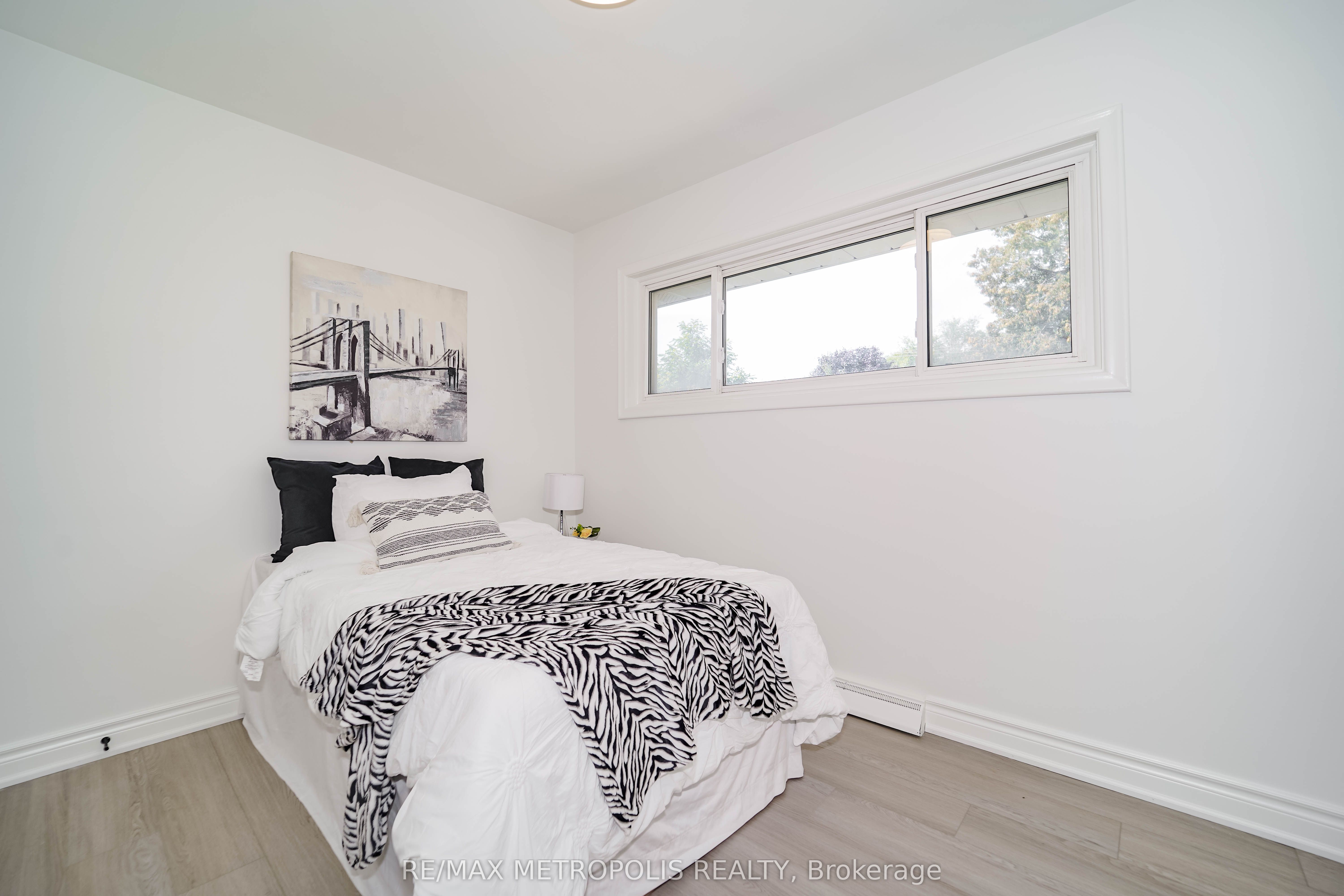 592 Carlyle Court Property Photo 32