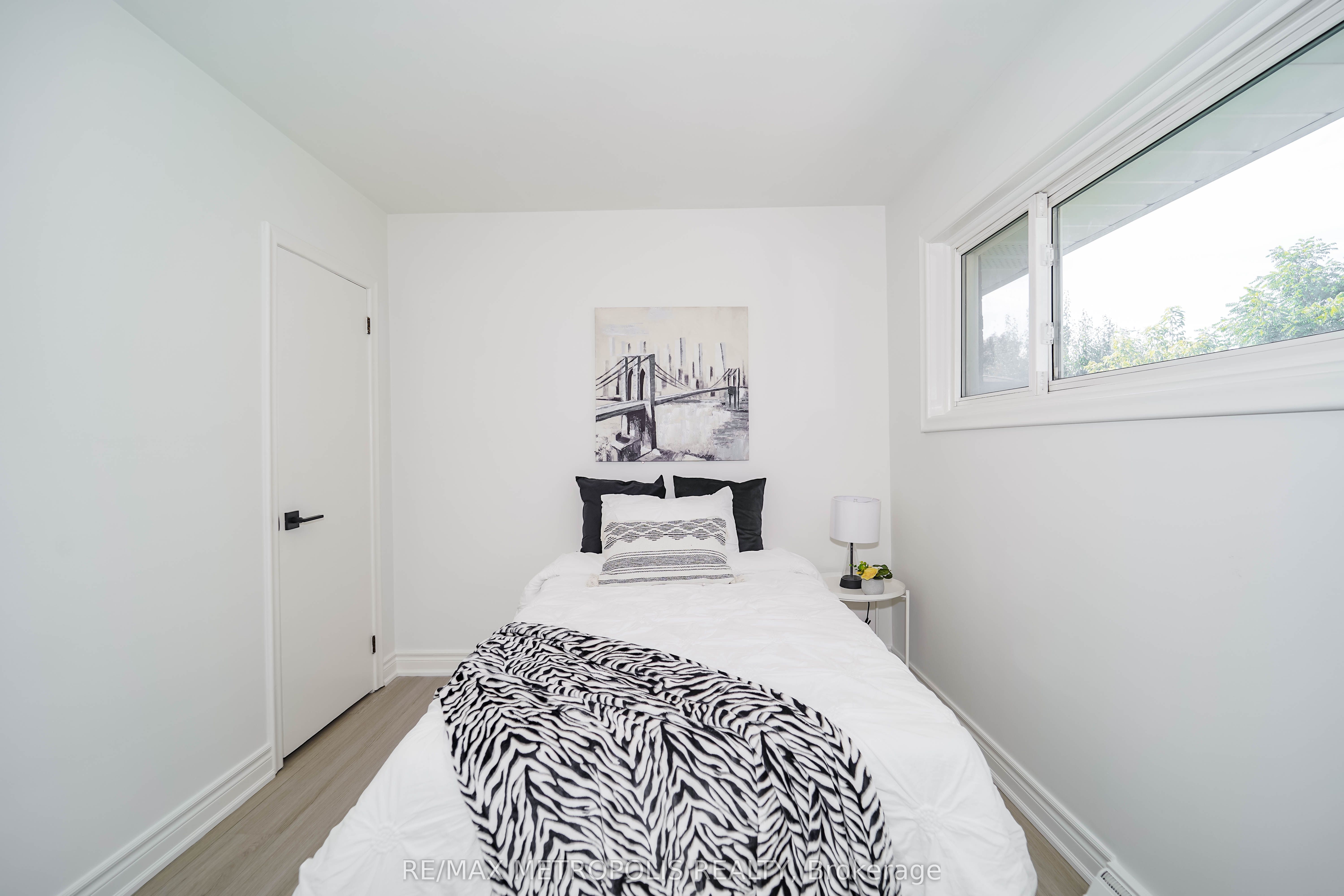 592 Carlyle Court Property Photo 33