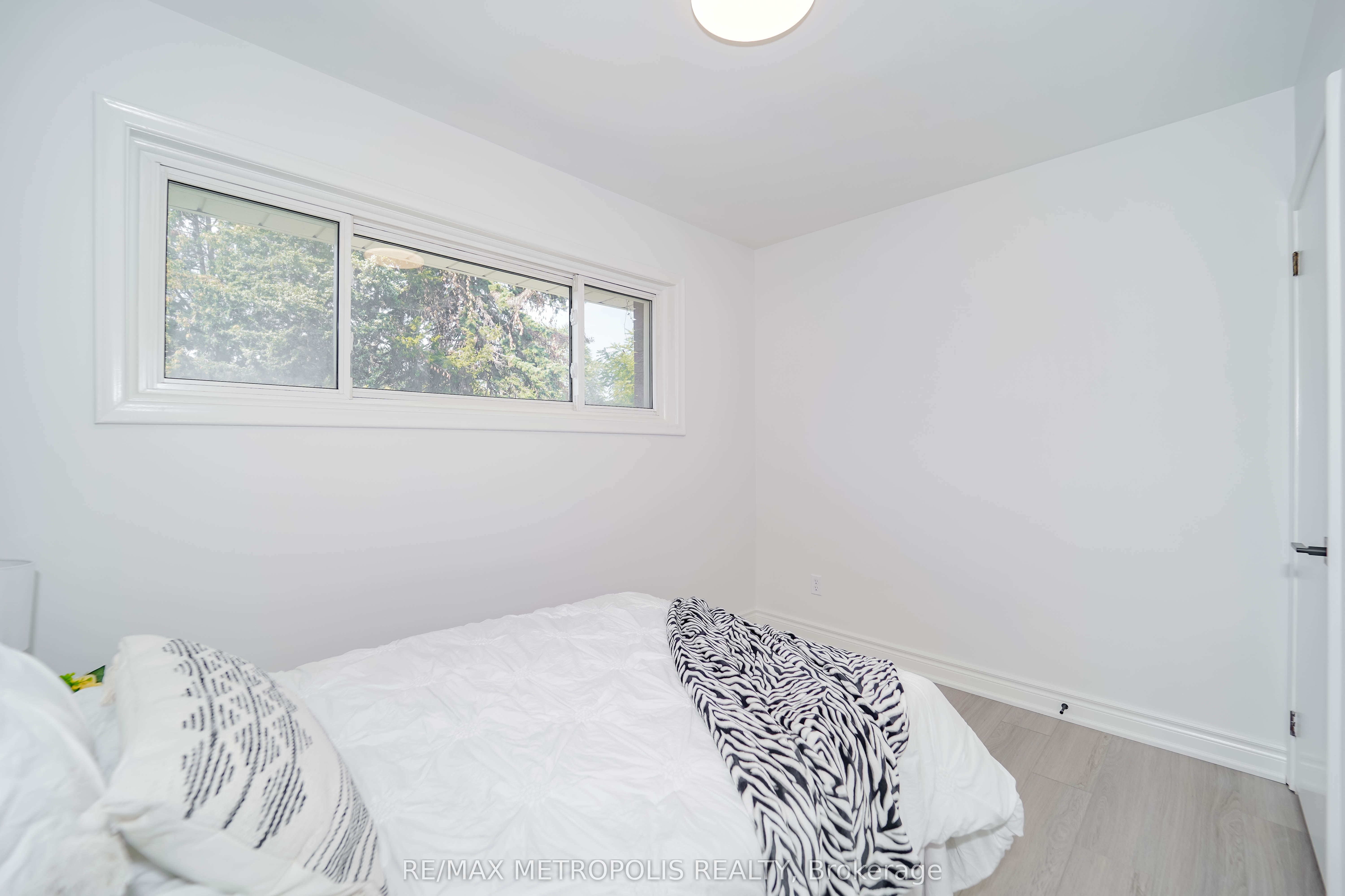 592 Carlyle Court Property Photo 34