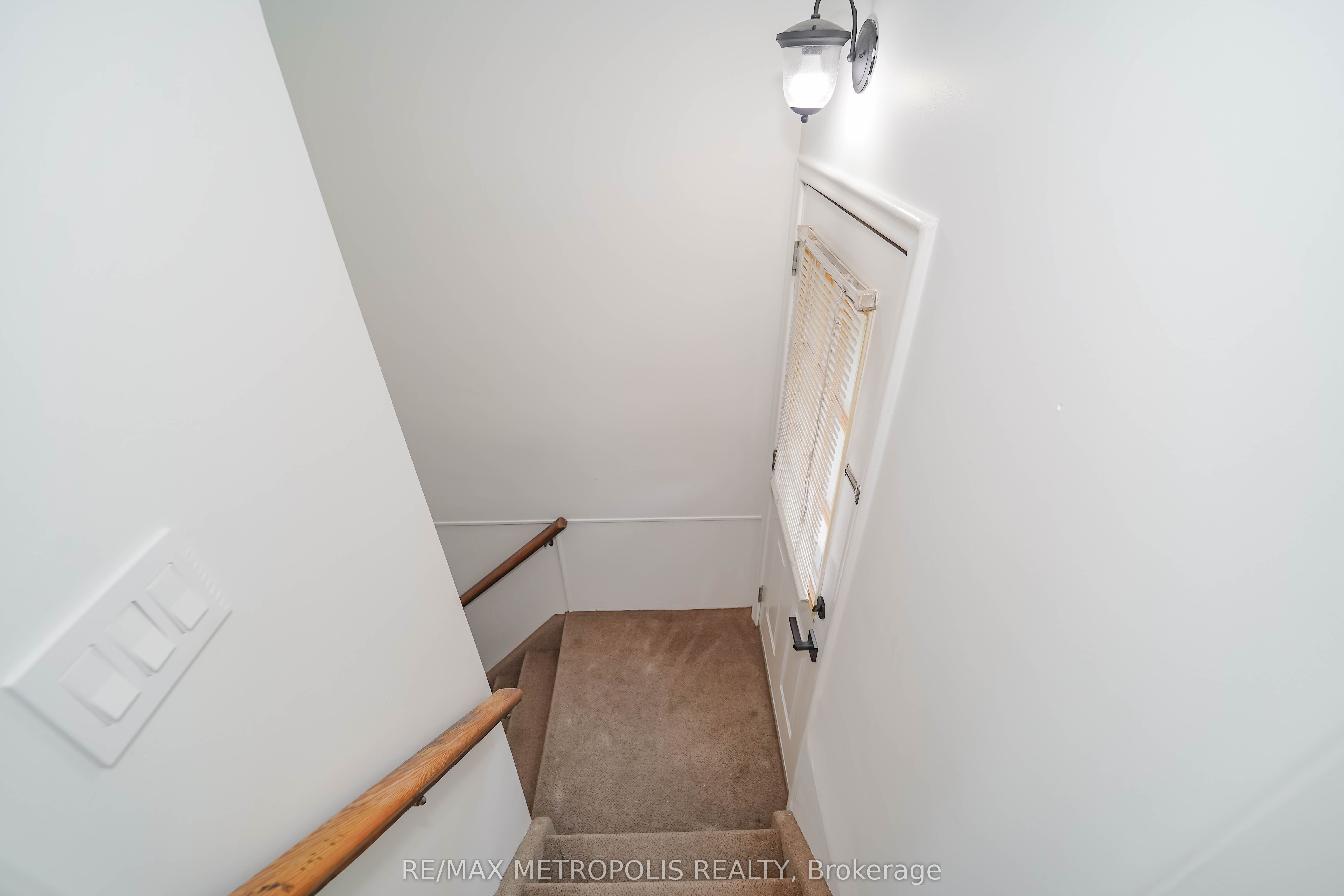 592 Carlyle Court Property Photo 36