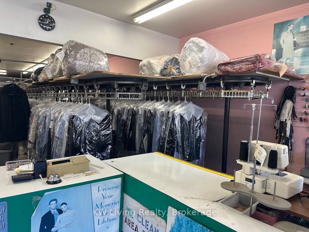 1581 Ellesmere Road Property Photo 2