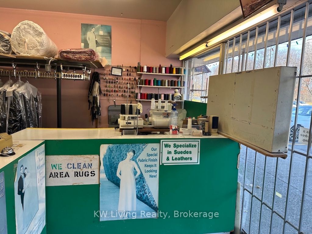 1581 Ellesmere Road Property Photo 3