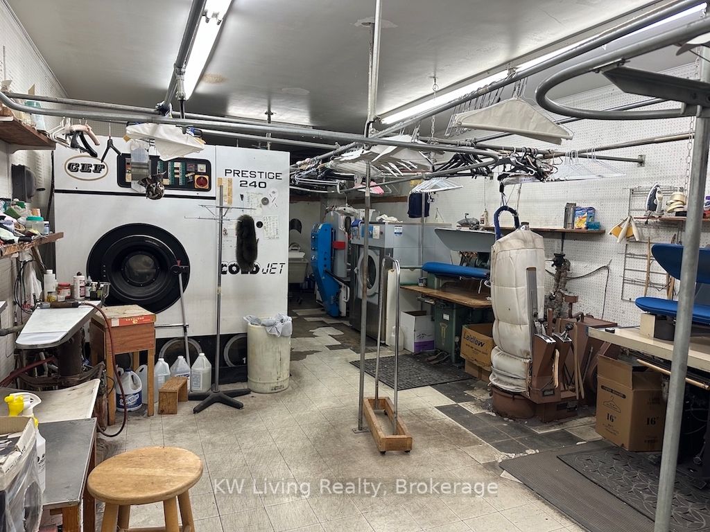 1581 Ellesmere Road Property Photo 8