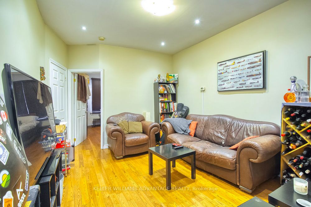 218 Broadview Avenue Property Photo 9