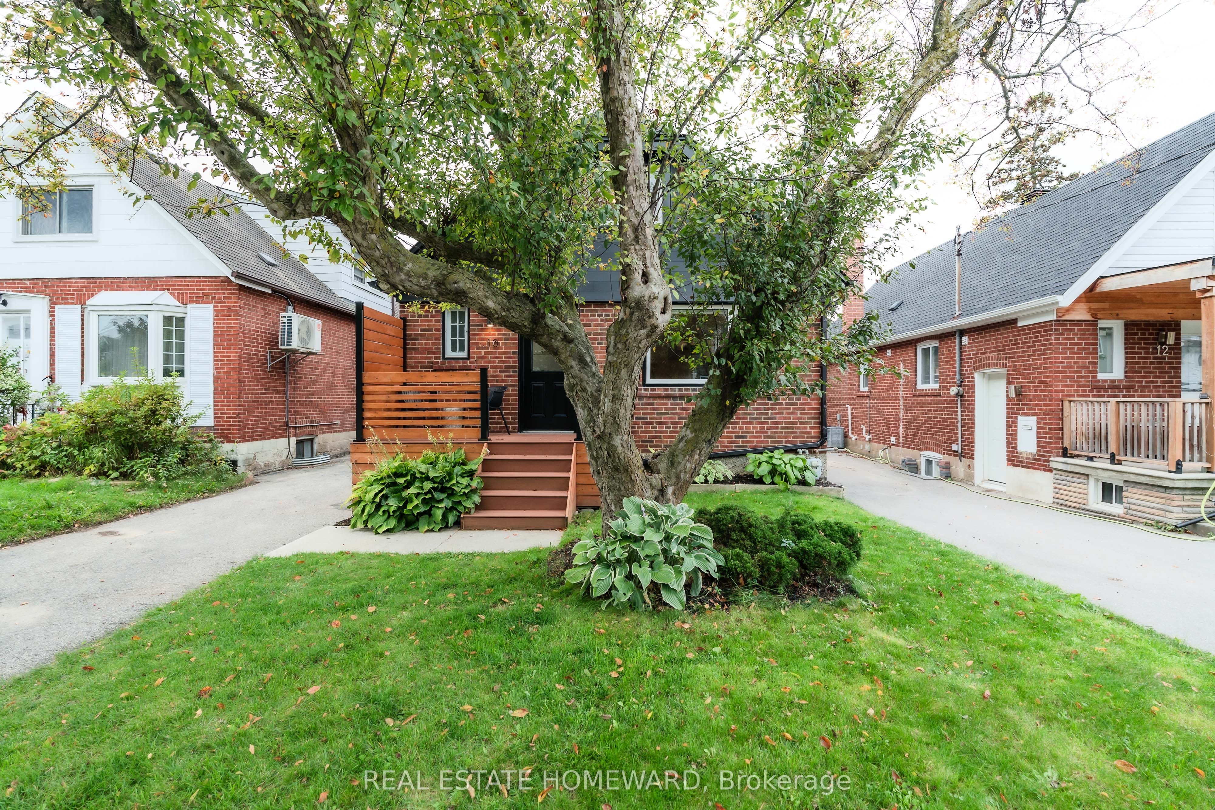 10 Norlong Boulevard Property Photo 2