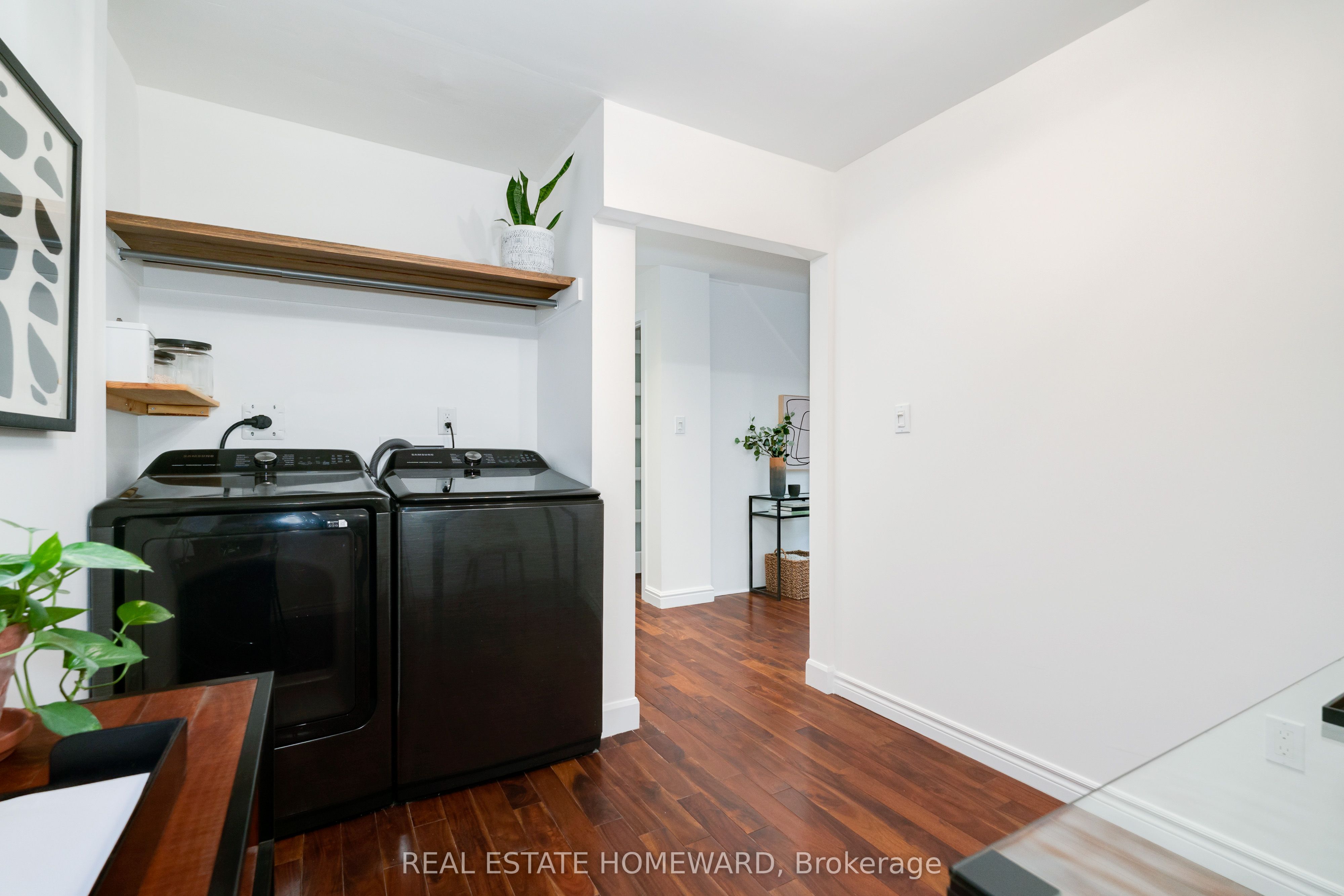 10 Norlong Boulevard Property Photo 12